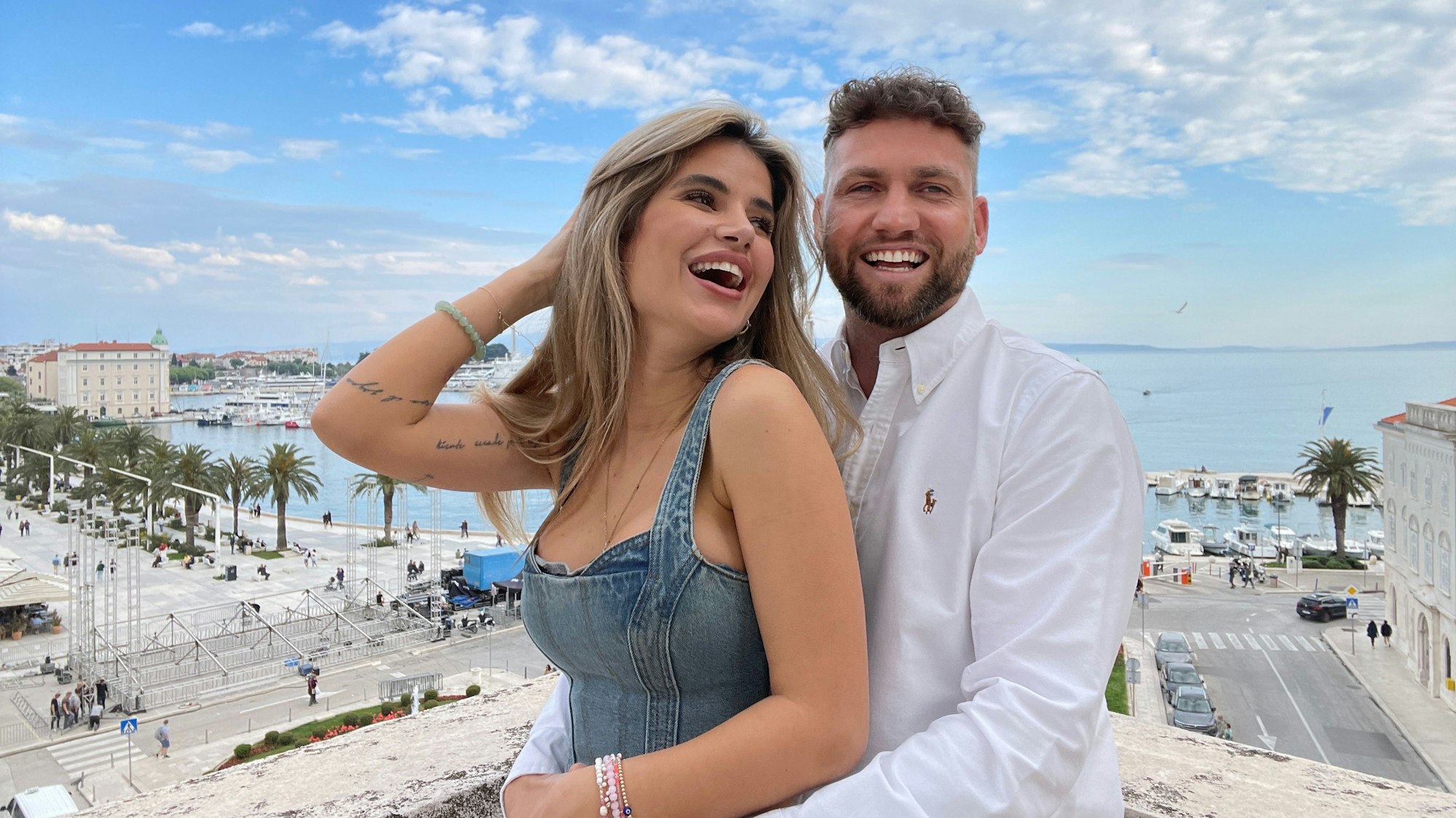 Konstantin Streifling (Sohn von Höhner-Star Jens) und Laura (Playmate aus Köln) sind ein Paar. Das Foto zeigt sie im Urlaub in Kroatien.