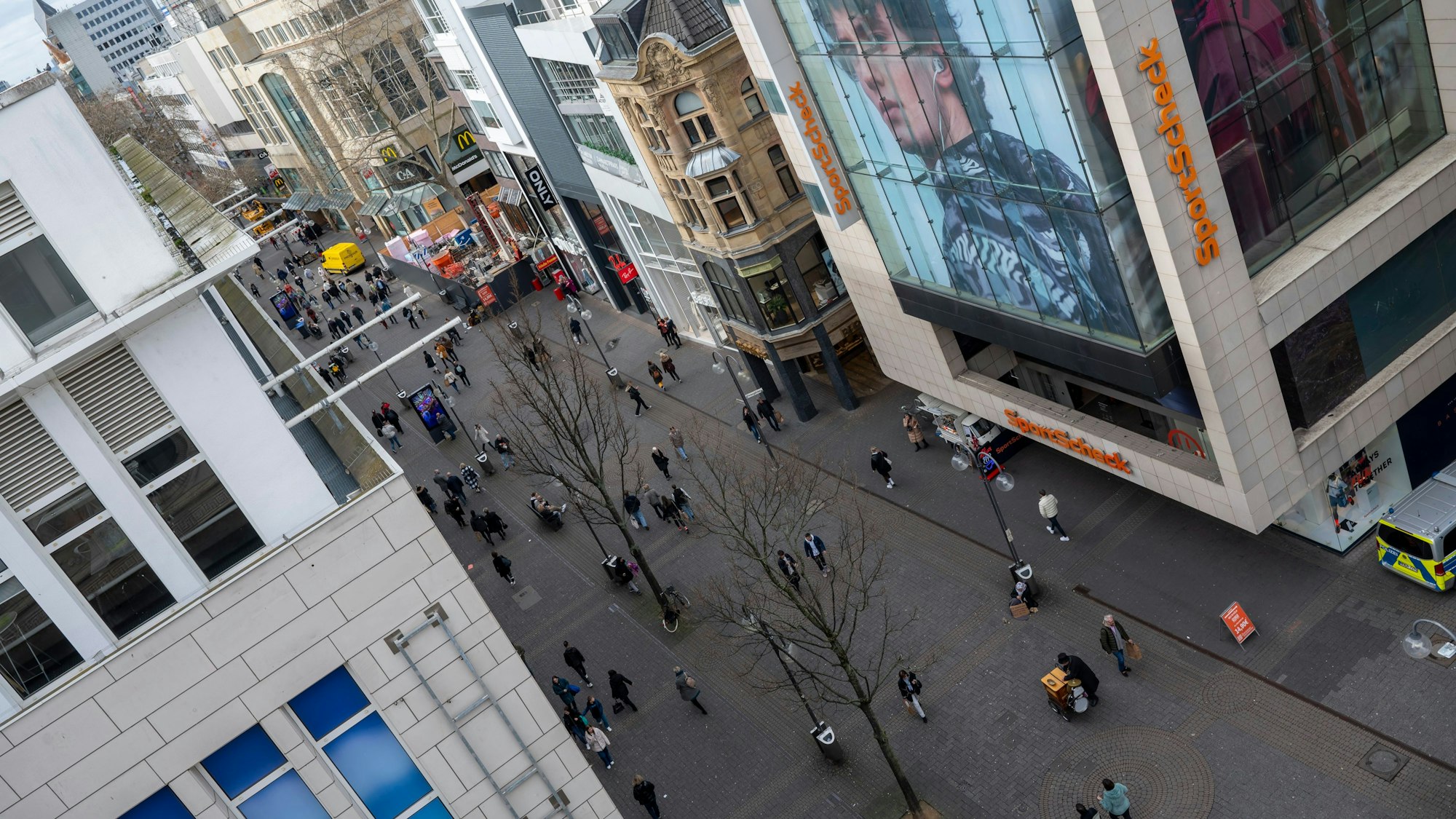 Blick auf die Schildergasse in Köln (Foto vom 29. März 2023) – am Donnerstag (4. Mai 2023) bestreikt Verdi den Einzelhandel.