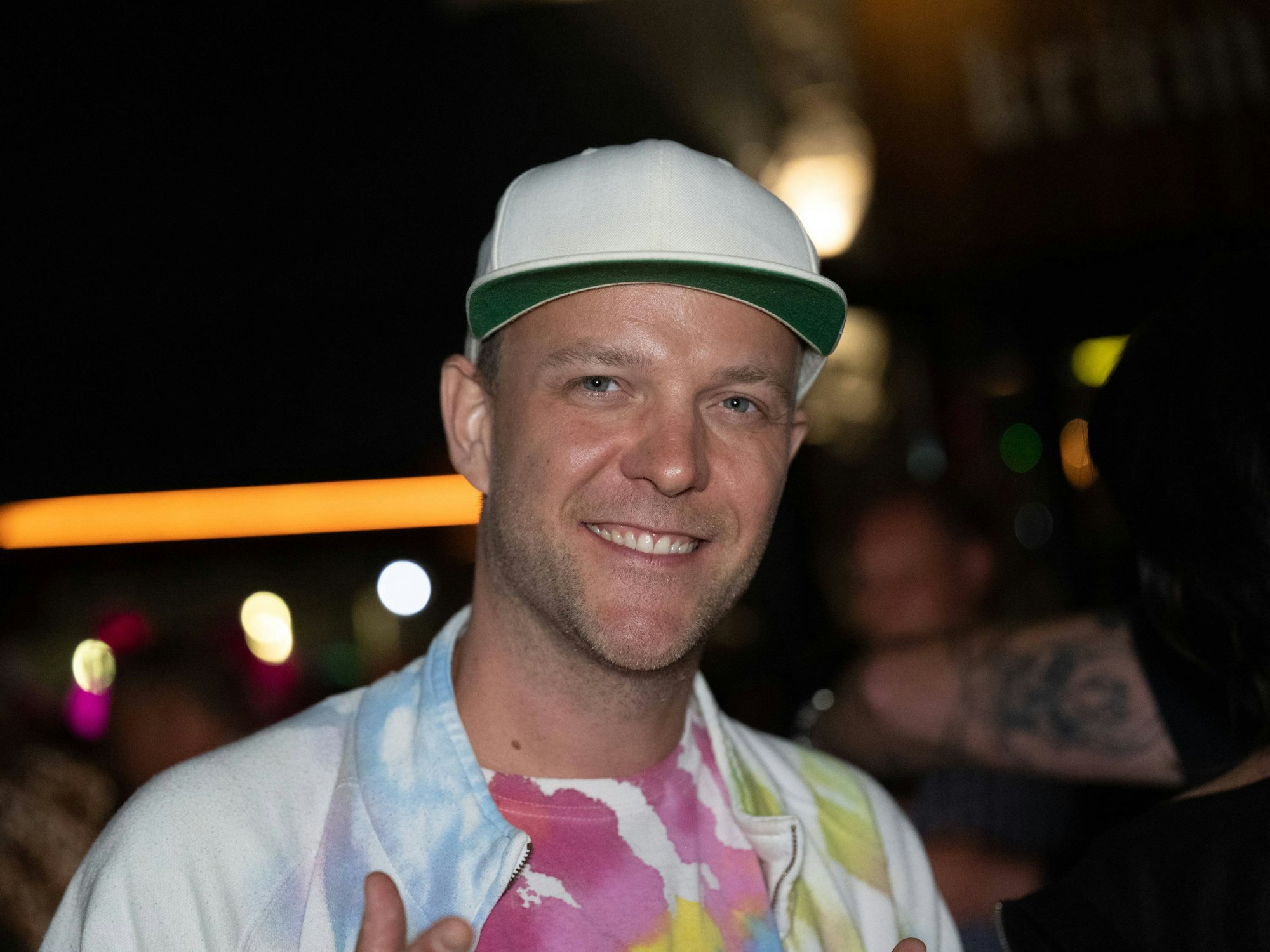 Schlagersänger Alex Engel beim Opening von Krümels Stadl am 1. Mai 2023 in Paguera (Mallorca).