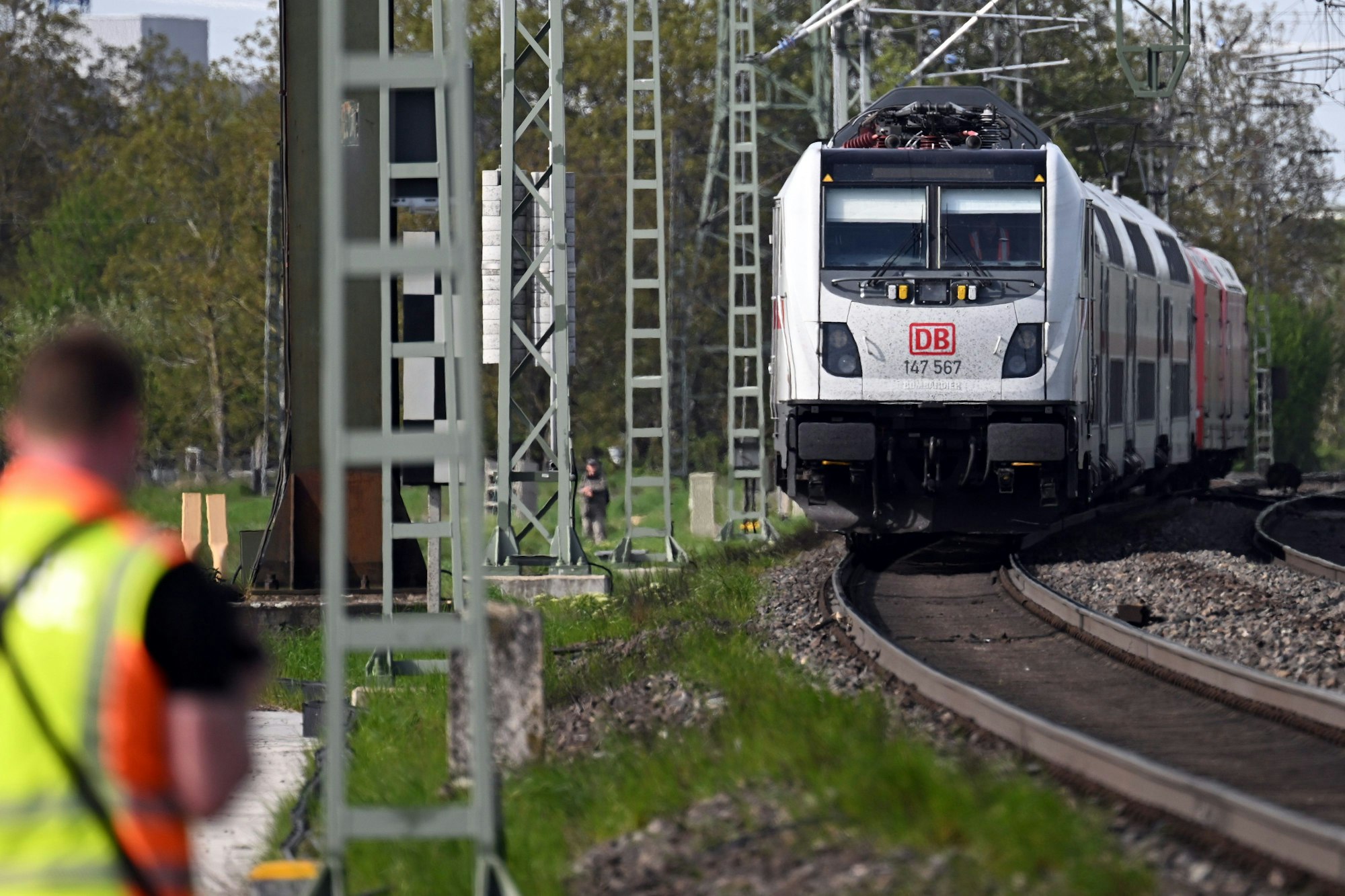 In Intercity wird abgeschleppt