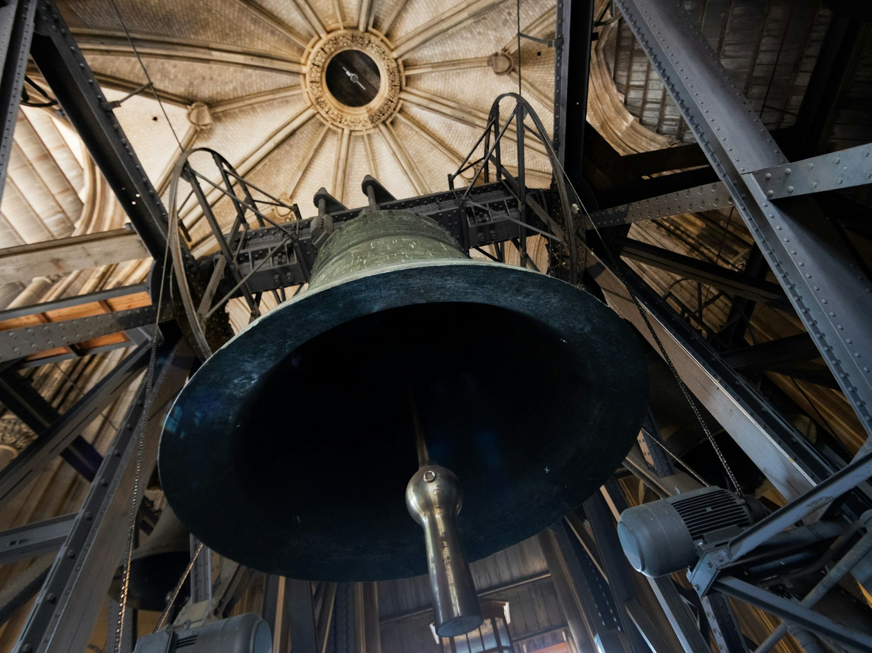 Die Petrusglocke, genannt 'Dicker Pitter' hängt im Kölner Dom.