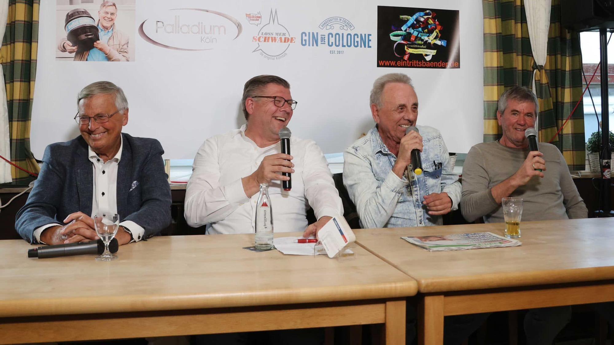 Wolfgang Bosbach, Martin Schlüter, Erry Stoklosa und Friedhelm Funkel beim Talk.