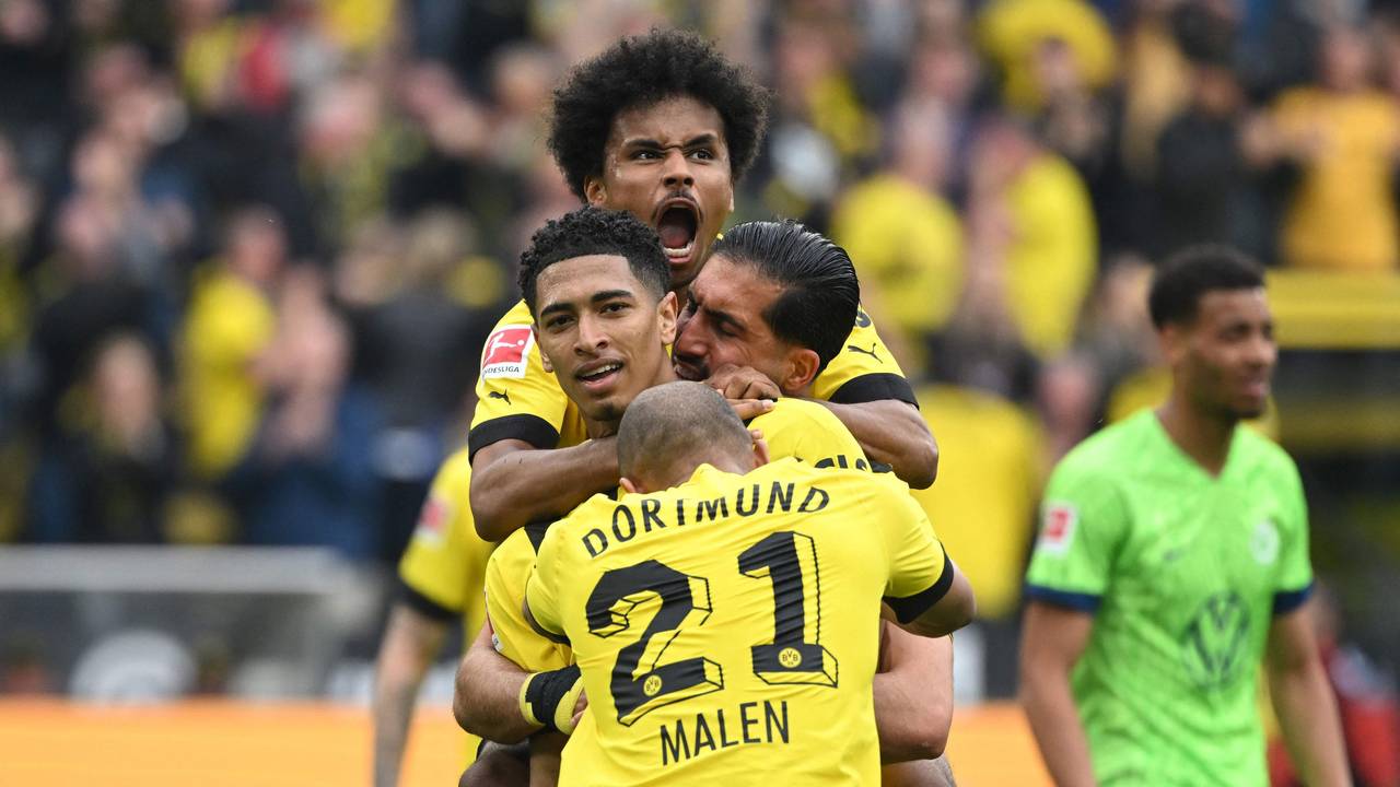 Jude Bellingham feiert sein Tor zum 4:0 gegen Wolfsburg