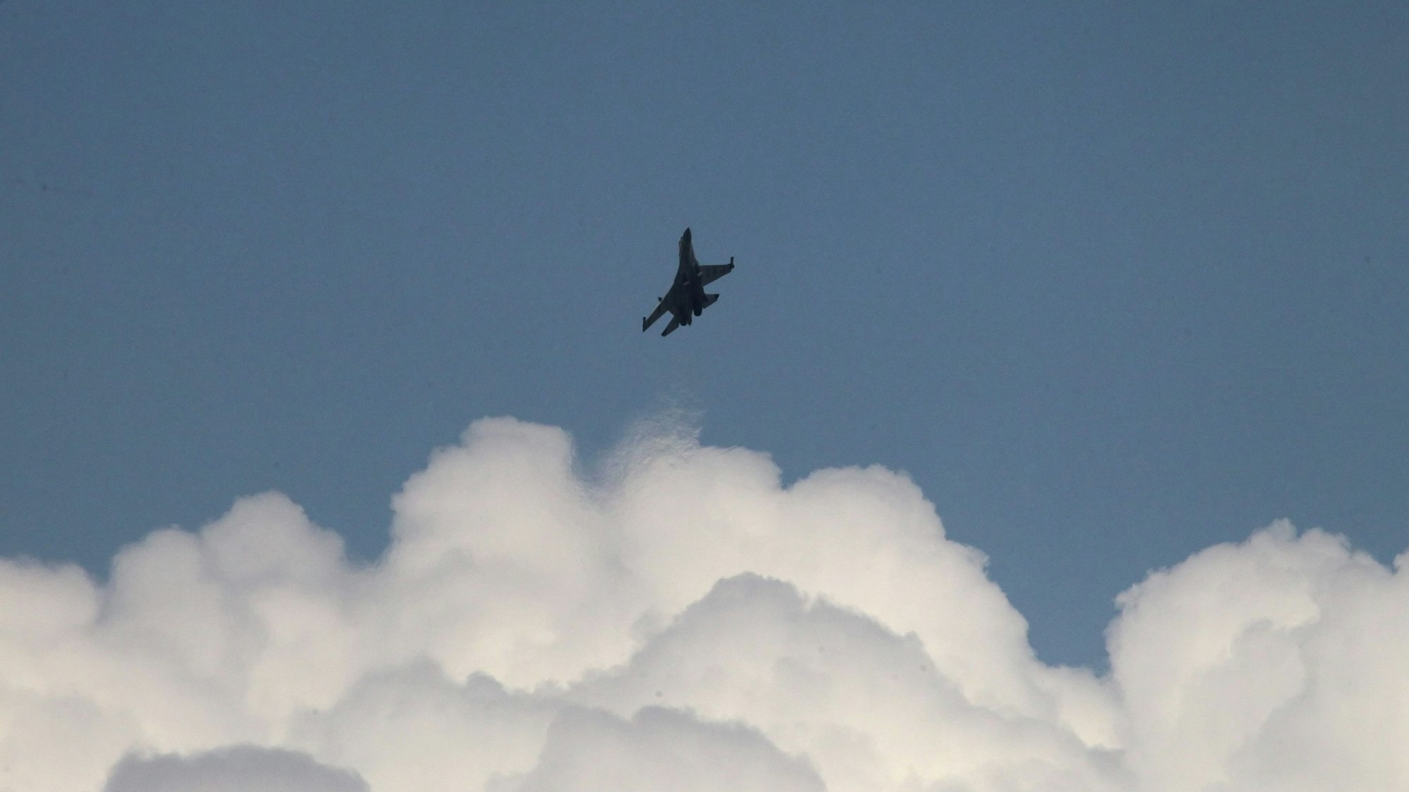 Eine SU-35 der russischen Luftwaffe (hier auf einem Archivbild 2012 nahe Moskau) hat ein Frontex-Flugzeug in Bedrängnis gebracht.