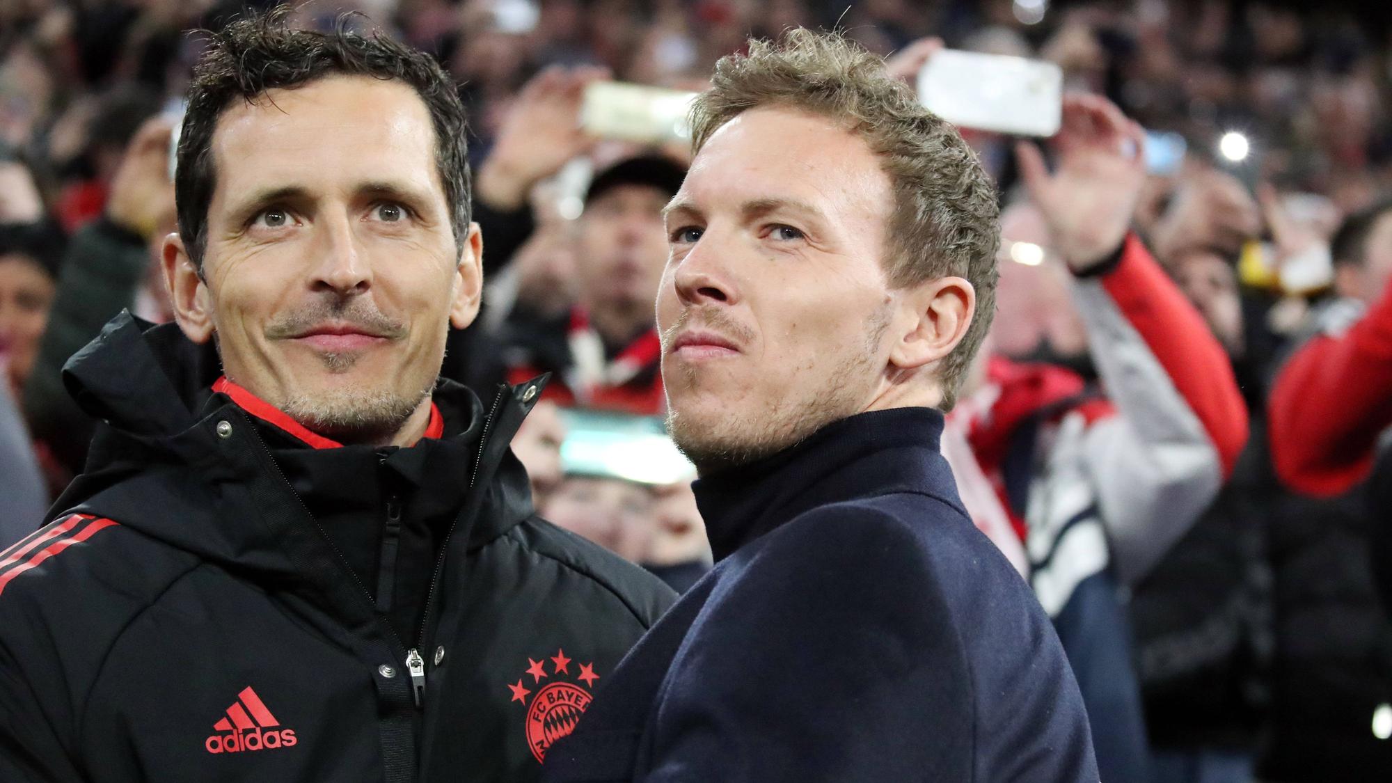 Dino Toppmöller und Julian Nagelsmann stehen nebeneinander.