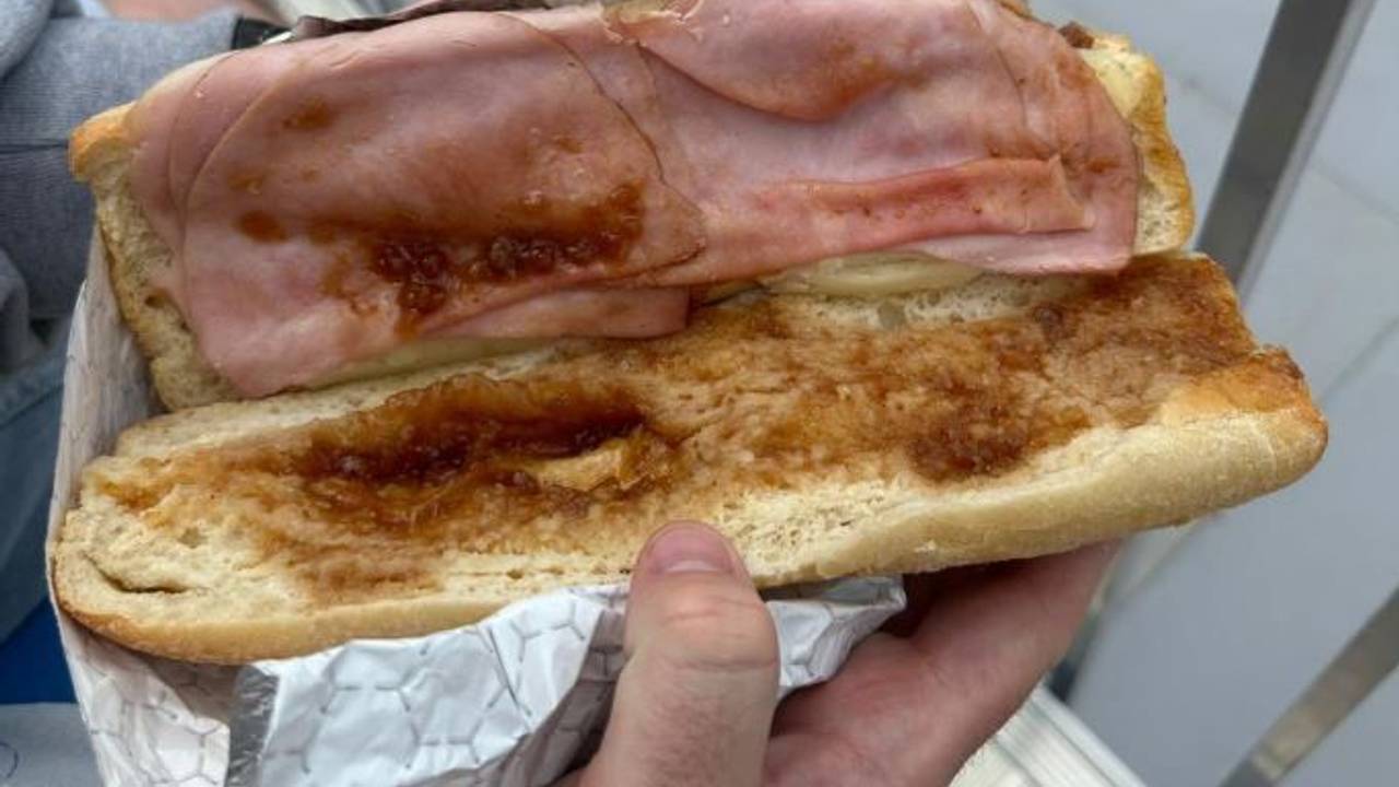 Ein mit Wagyu-Steak belegtes Sandwich bei der Formel 1 in Miami.