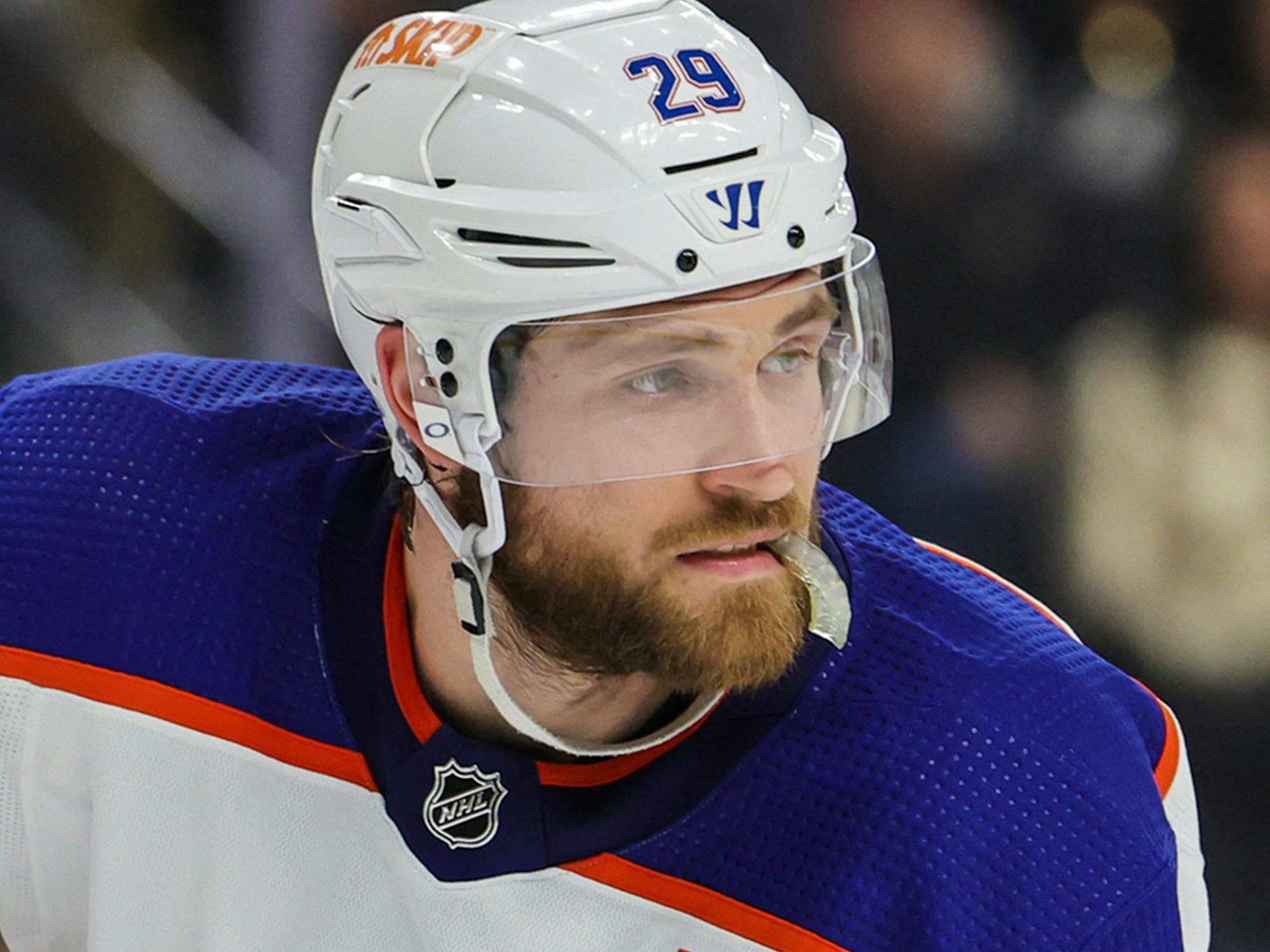 Leon Draisaitl von den Edmonton Oilers auf dem Eis.