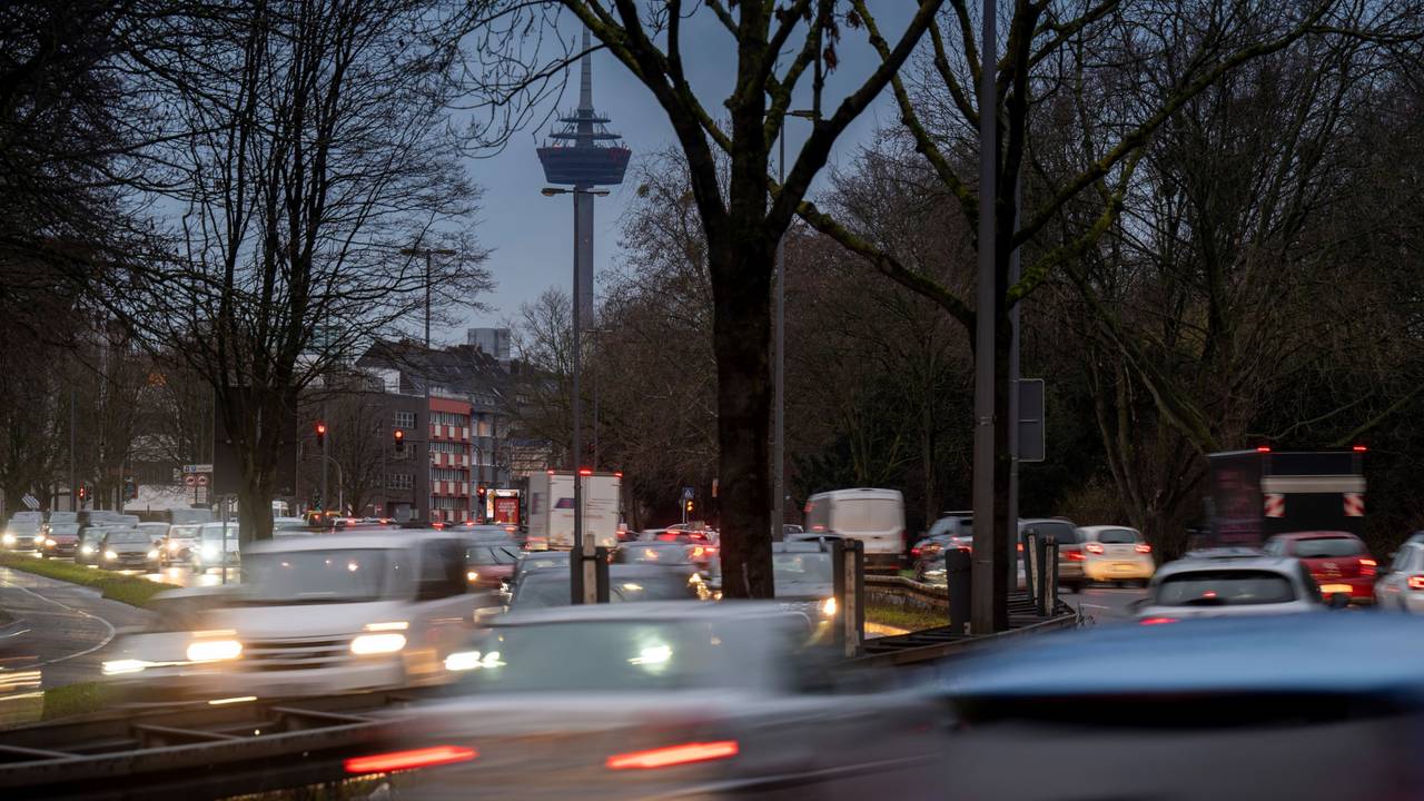 Auf der Inneren Kanalstraße herrscht immer viel Verkehr.