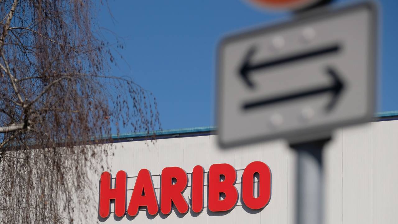 Der Schriftzug Haribo an der Fassade einer Fabrik des Unternehmens, hier im März 2021 in Wilkau-Haßlau.