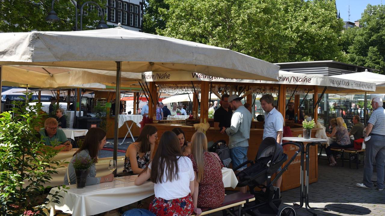 Eröffnung der Kölner Weinwoche auf dem Heumarkt.