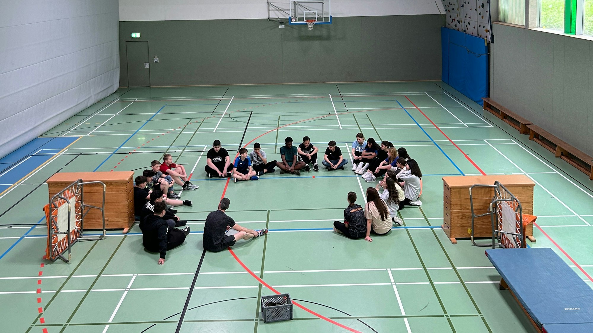 Die Turnhalle der Realschule Hürth: Friedrich-Ebert Schule
Hier gibt es ab dem Sommer Sport als Hauptfach