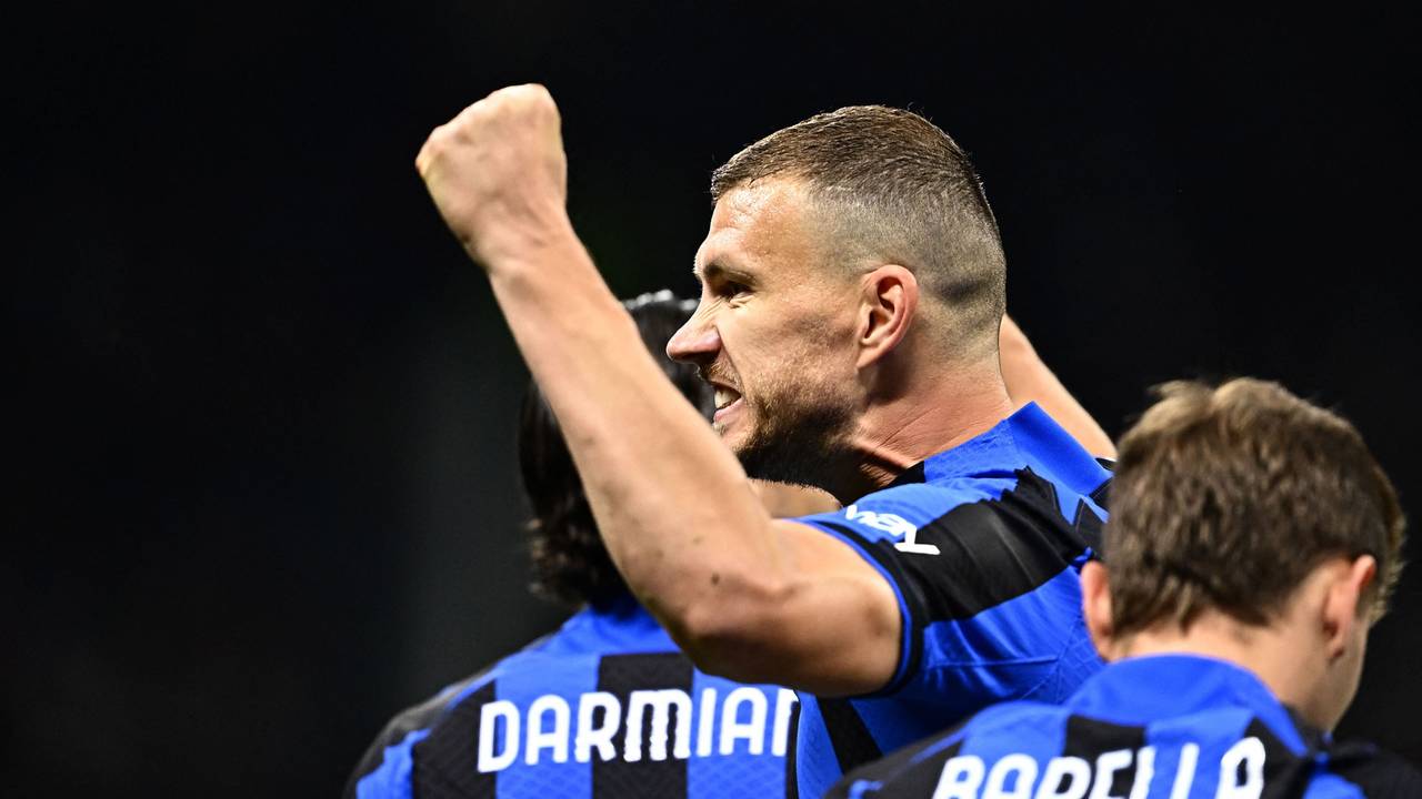Edin Dzeko jubelt über sein Tor zum 1:0 für Inter im Halbfinal-Hinspiel gegen Milan.
