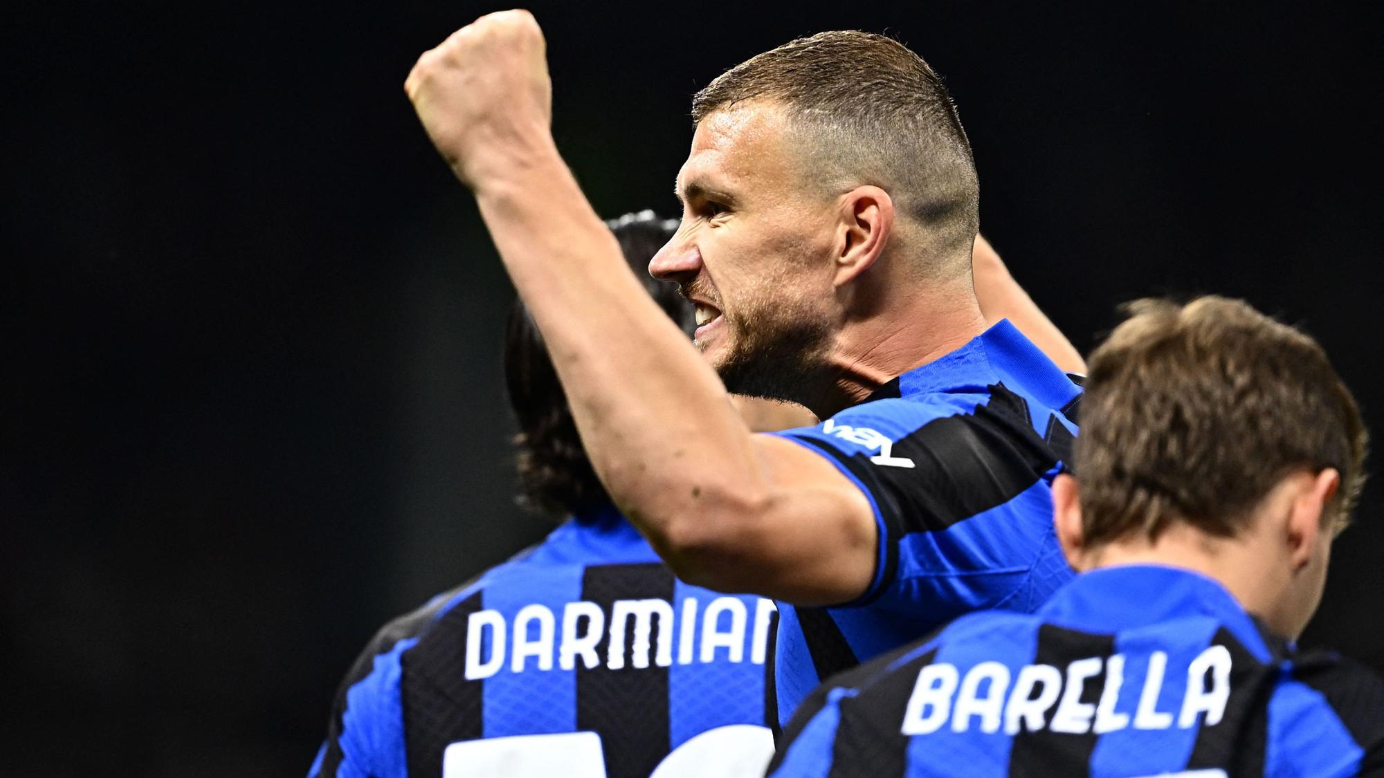 Edin Dzeko jubelt über sein Tor zum 1:0 für Inter im Halbfinal-Hinspiel gegen Milan.
