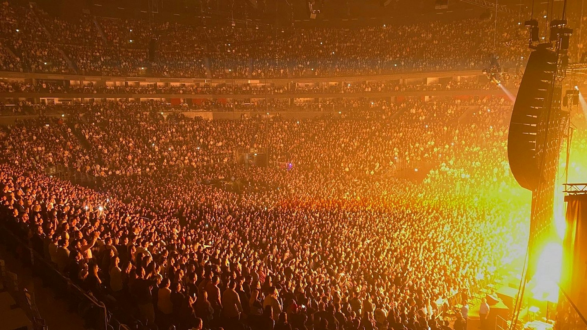 Blick in die volle Lanxess-Arena in Köln.