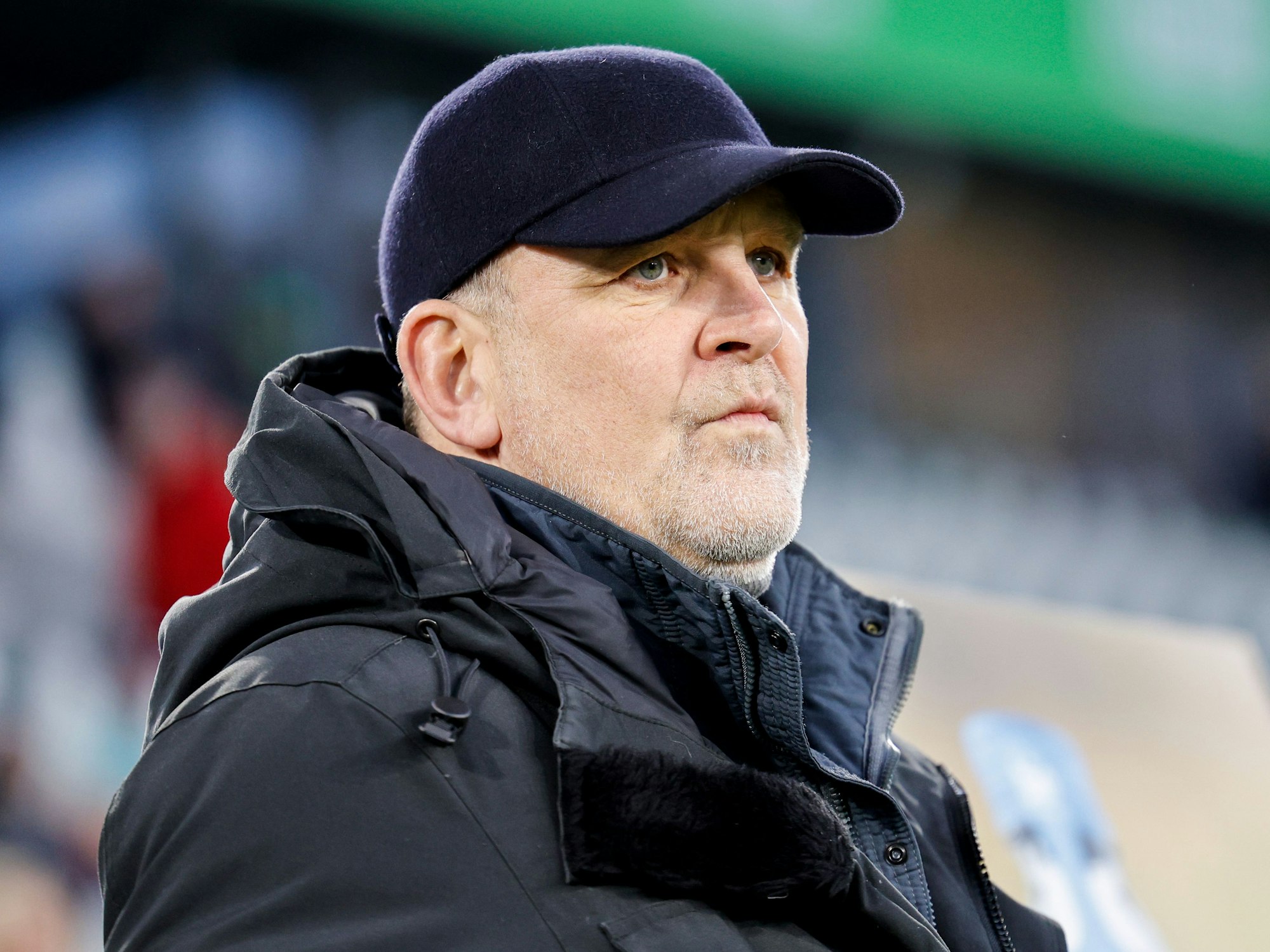 Wolfsburgs langjähriger Geschäftsführer Jörg Schmadtke ist im Stadion.