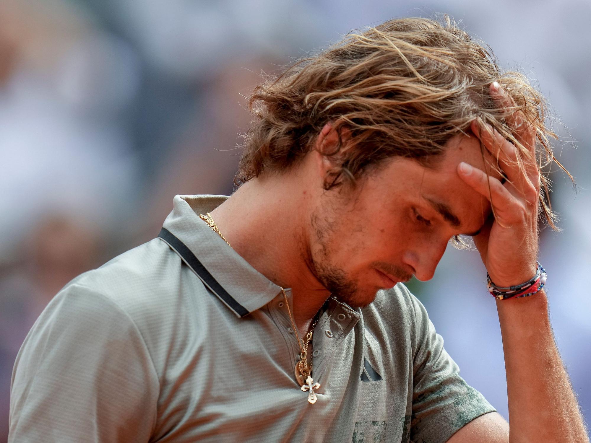 Alexander Zverev ist nach seiner Niederlage frustriert.