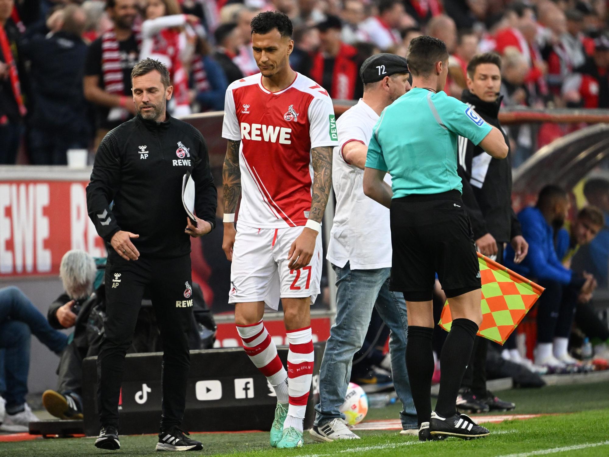 Davie Selke wird beim 1. FC Köln ausgewechselt.