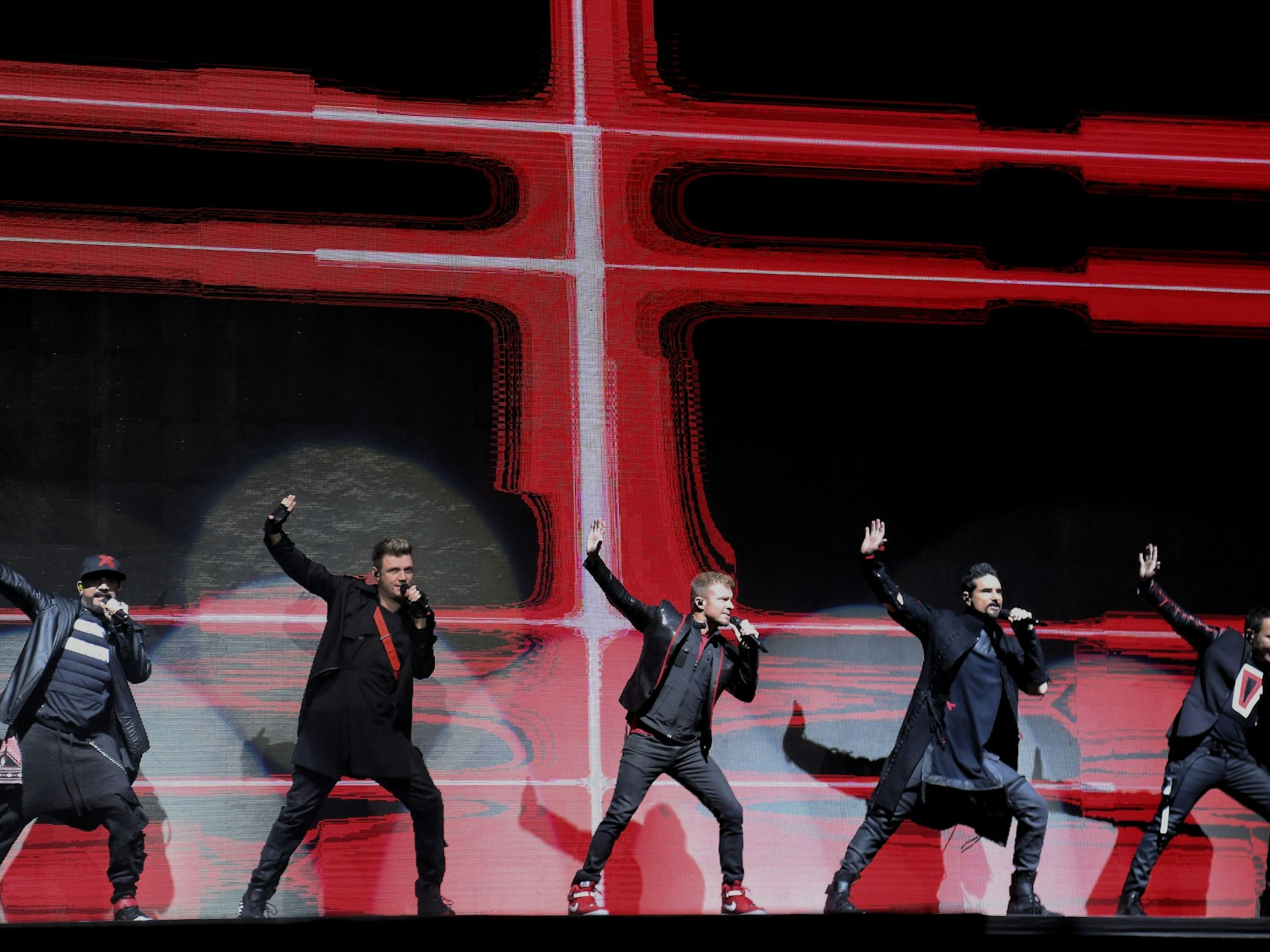 Hier zu sehen, die US-amerikanischen Band Backstreet Boys während einem Konzert in Bogota auf der Bühne.