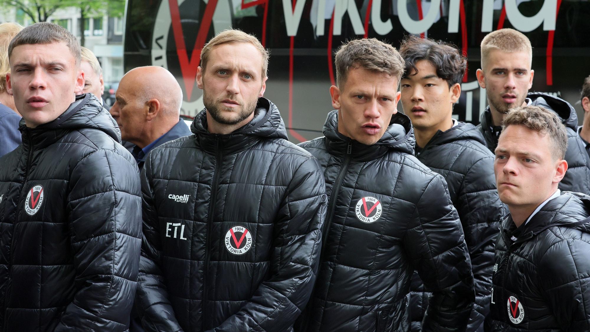Verabschiedung von Franz-Josef Wernze. Hier die Mannschaft um Marcel Risse.