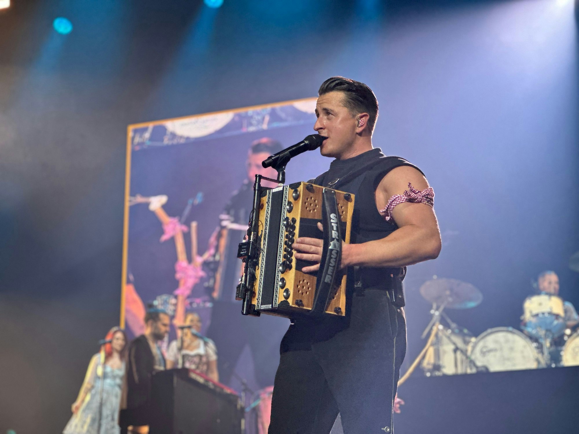 Andreas Gabalier sang in der Lanxess-Arena.