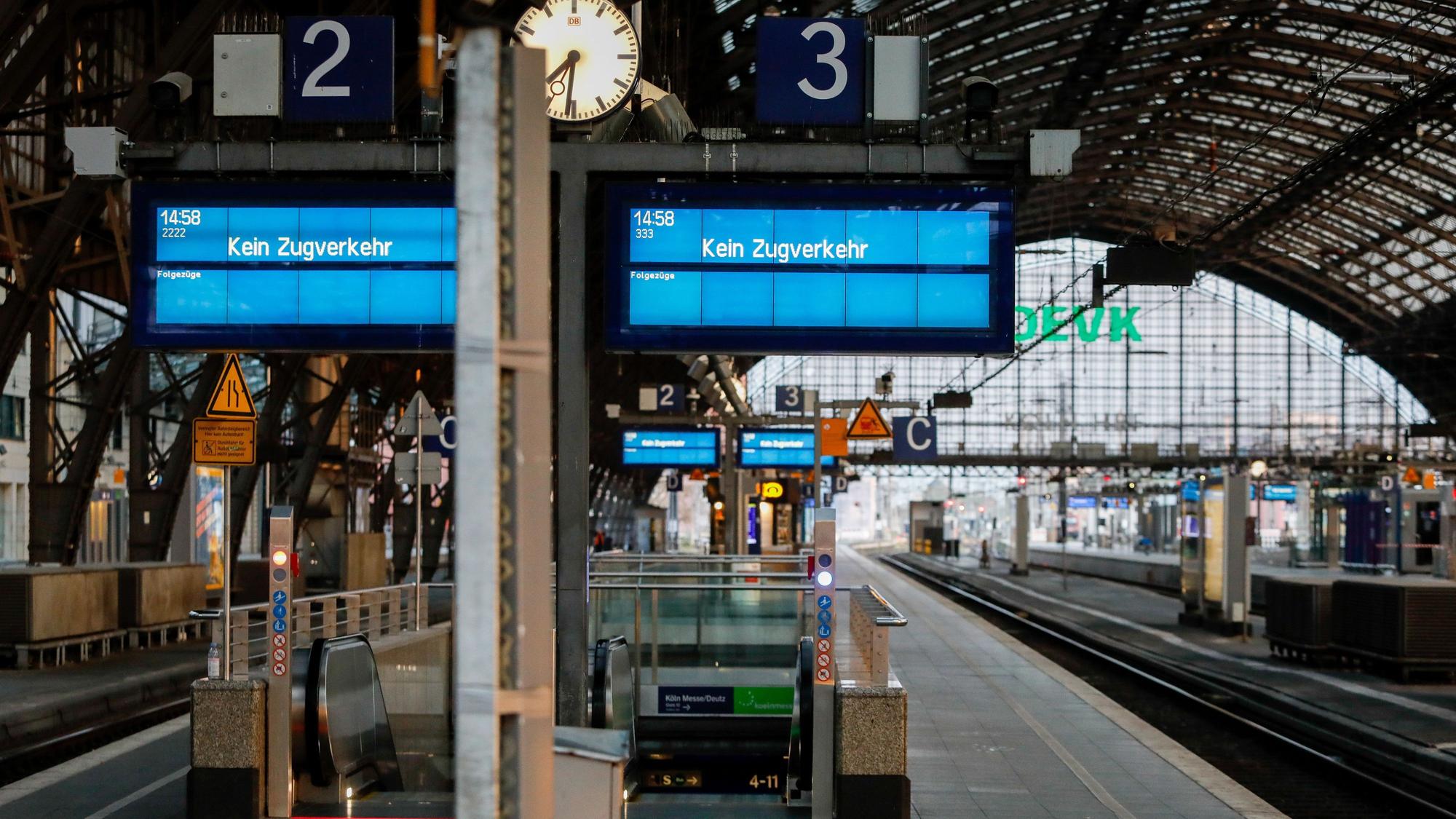 Leere Gleise im Kölner Hauptbahnhof