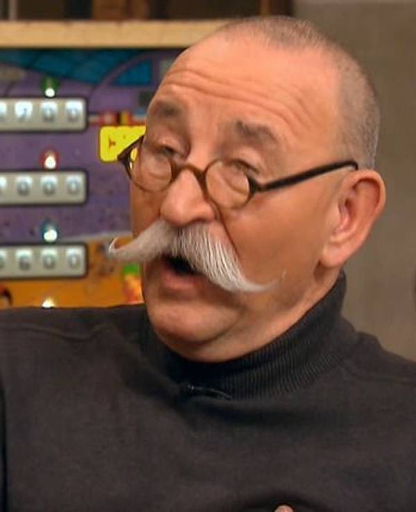 Moderator Horst Lichter, hier auf einem Screenshot der Sendung „Bares für Rares“ am 12. Mai 2023 schaut fassungslos.
