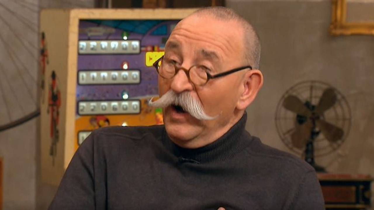 Moderator Horst Lichter, hier auf einem Screenshot der Sendung „Bares für Rares“ am 12. Mai 2023 schaut fassungslos.