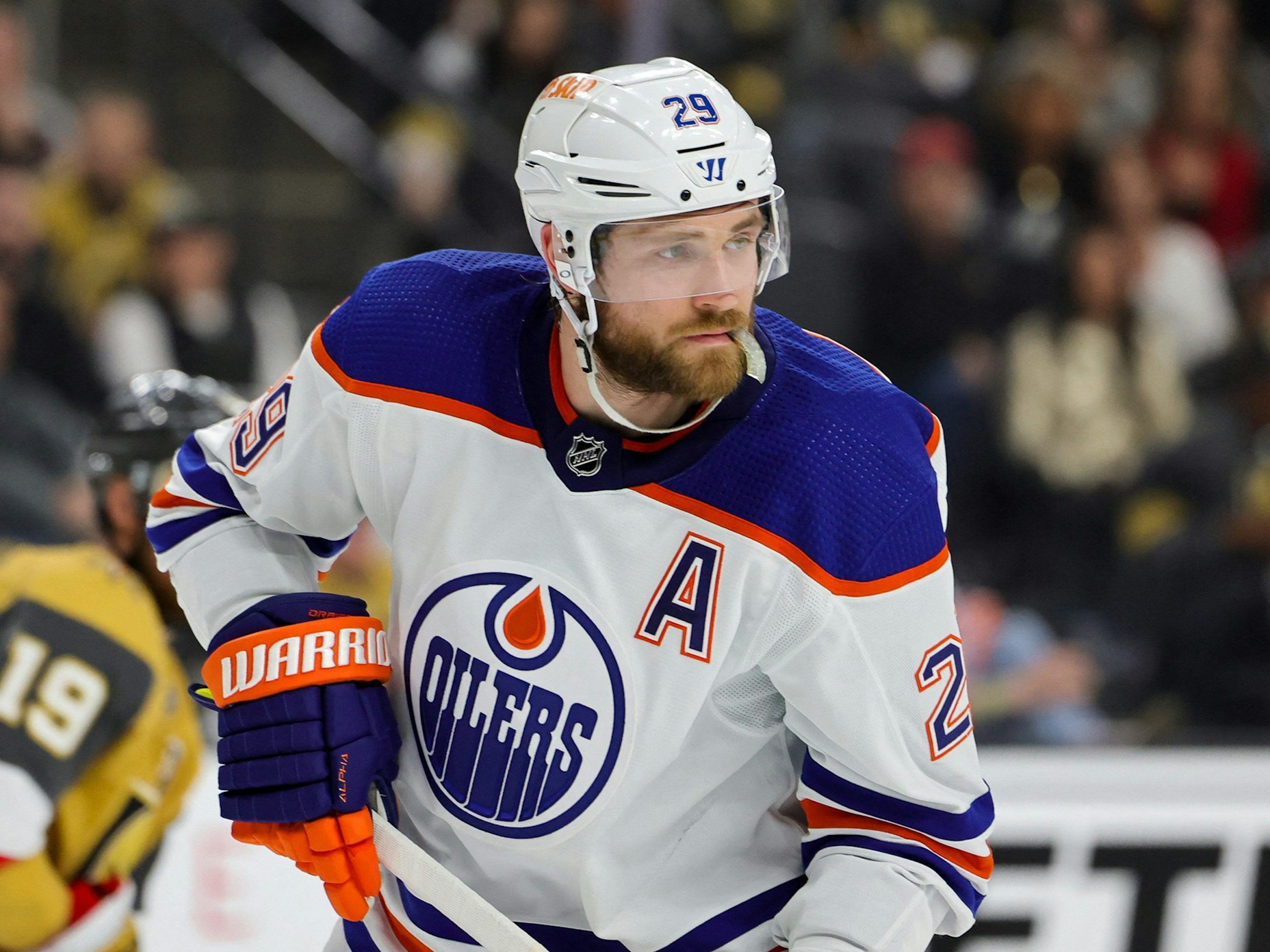 Leon Draisaitl im Trikot der Edmonton Oilers.