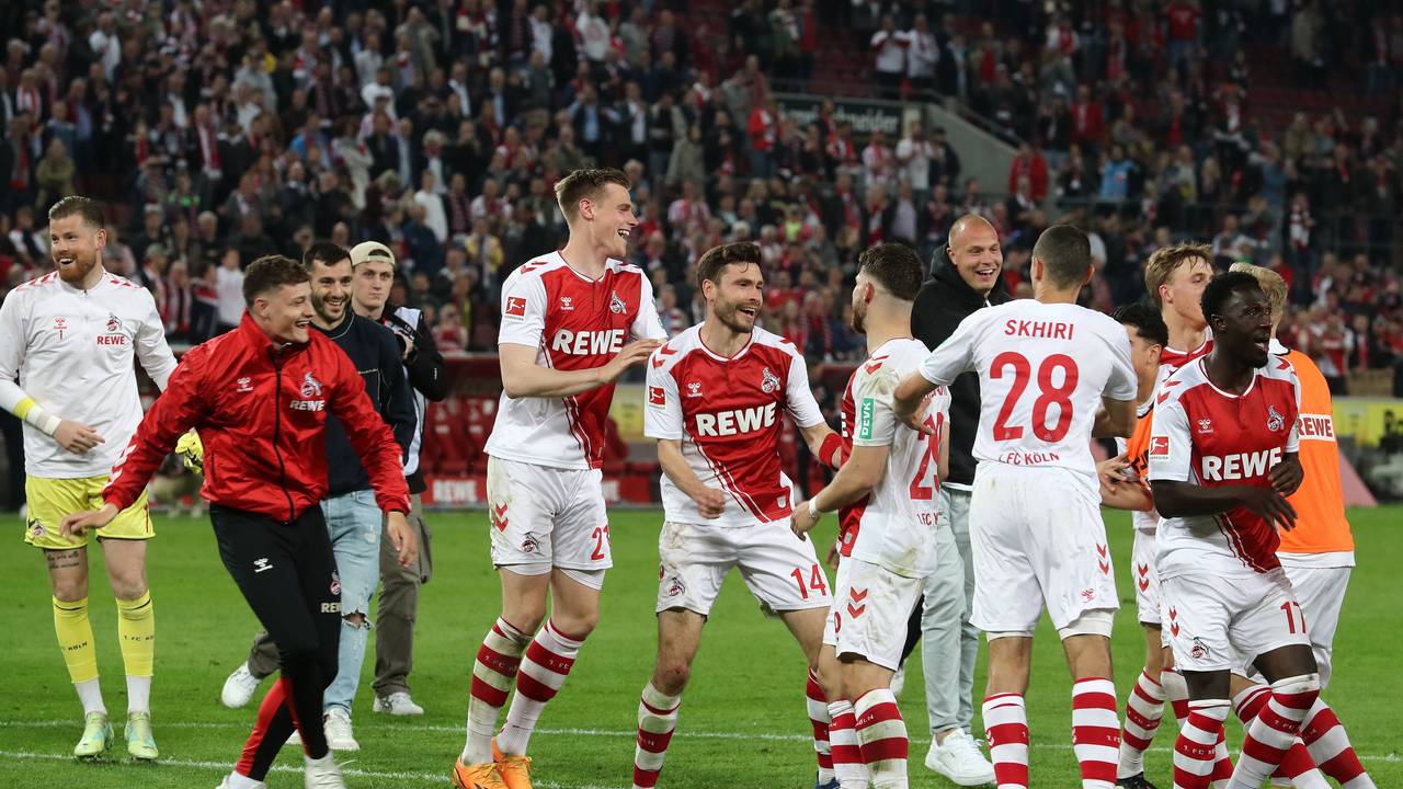Die Spieler des 1. FC Köln bejubeln den Sieg gegen Hertha.