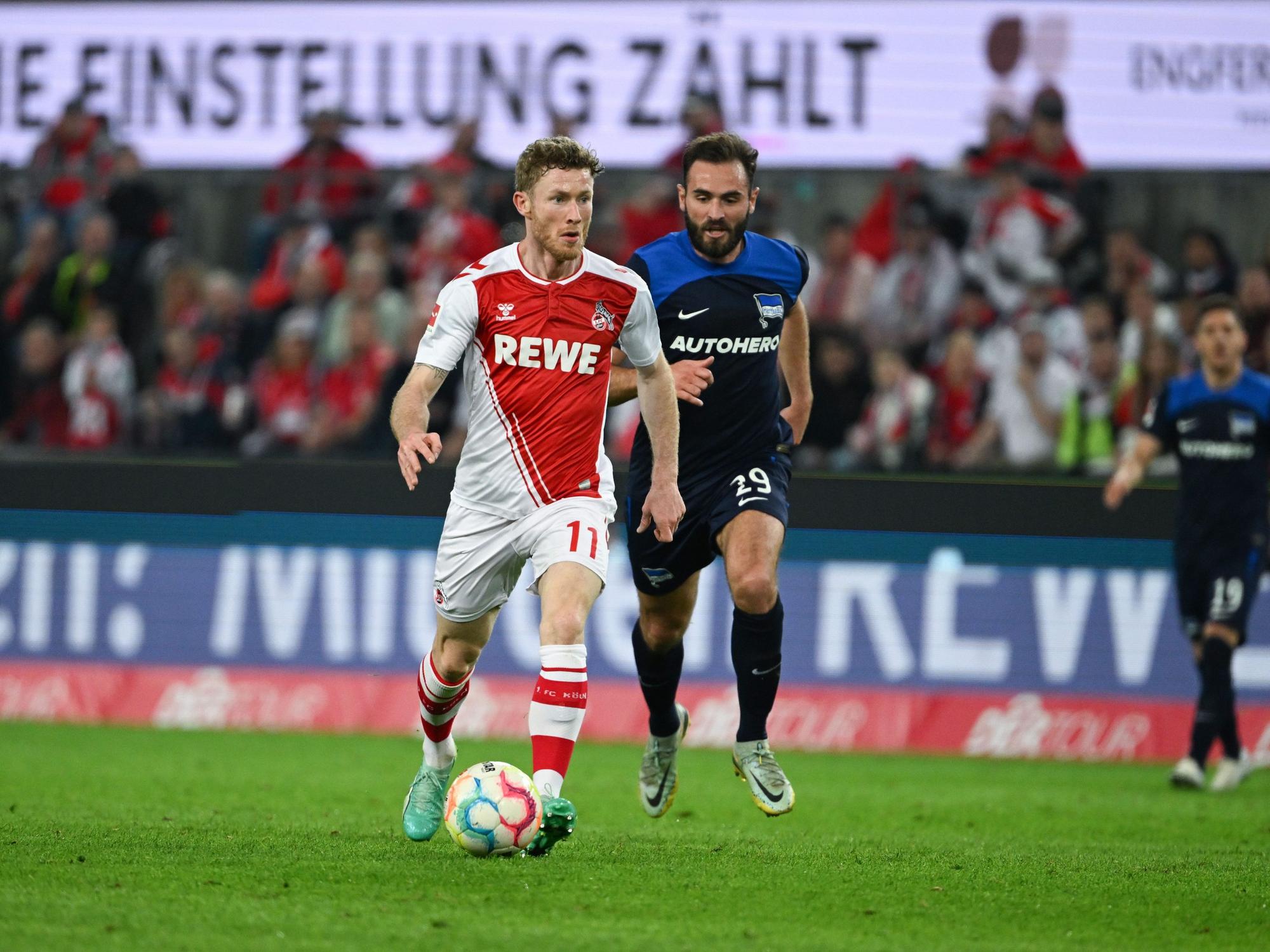 Florian Kainz entwischt Lucas Tousart.
