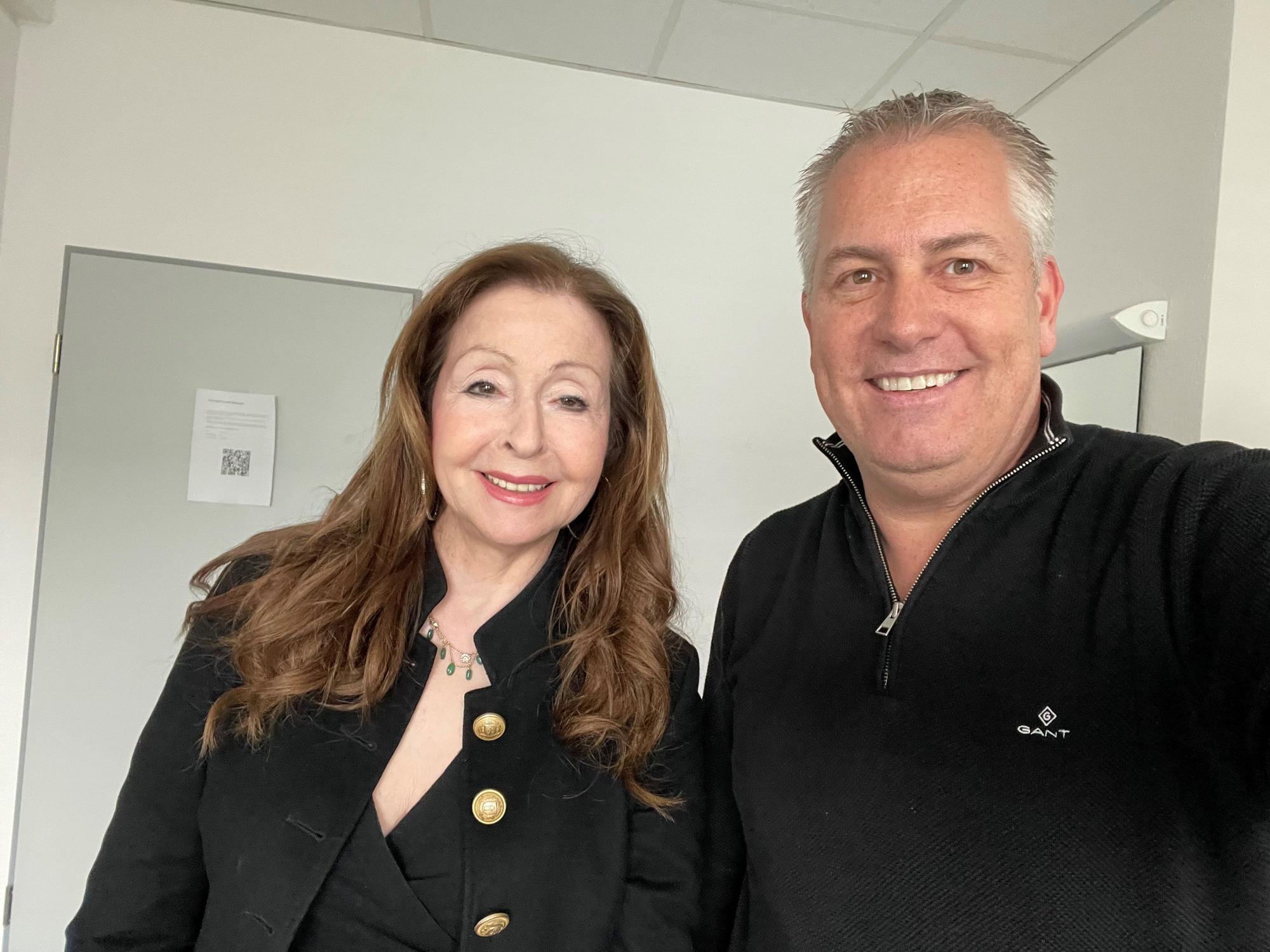 Vicky Leandros beim Treffen mit Marcel Schwamborn.