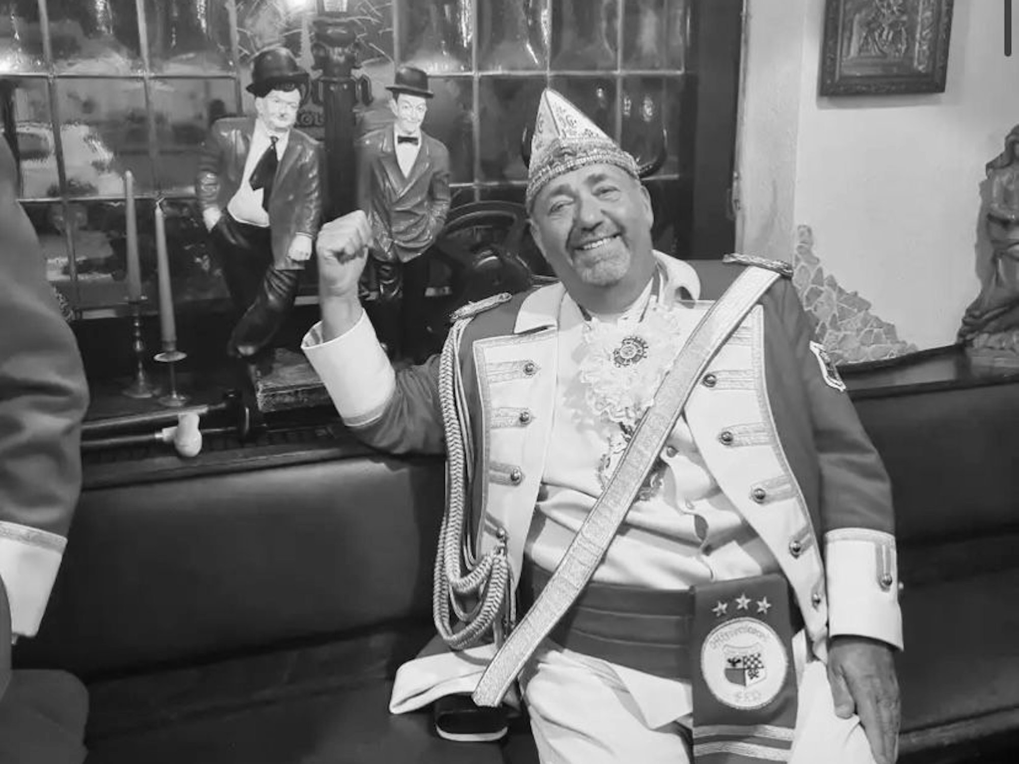 Karnevalist Heinz-Gert Sester „Bärchen“ lächelt in die Kamera.