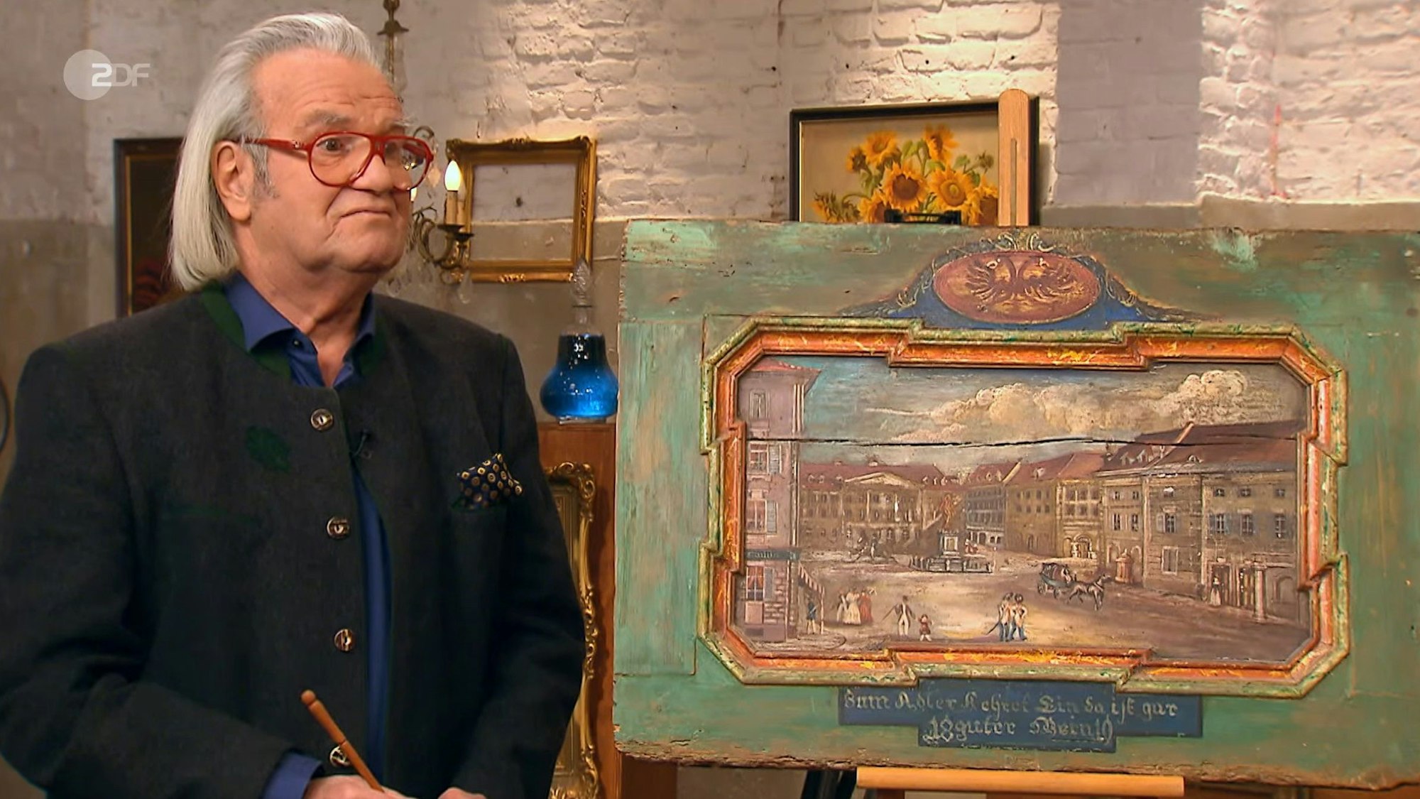 „Bares für Rares“-Experte Albert Meier schaut skeptisch.