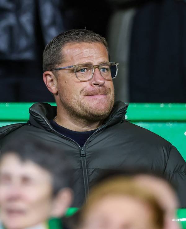 Leipzigs Sportdirektor Max Eberl sitzt im Celtic Park auf der Tribüne
