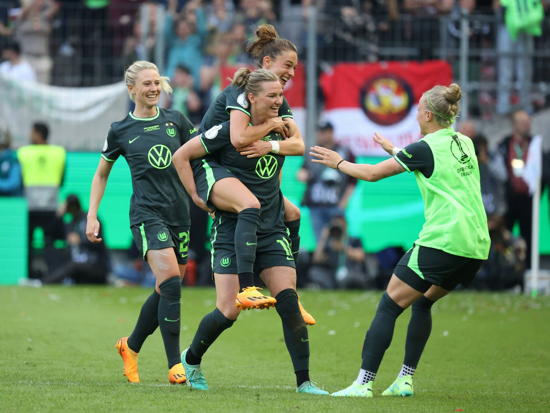 Torjubel von Alexandra Popp.