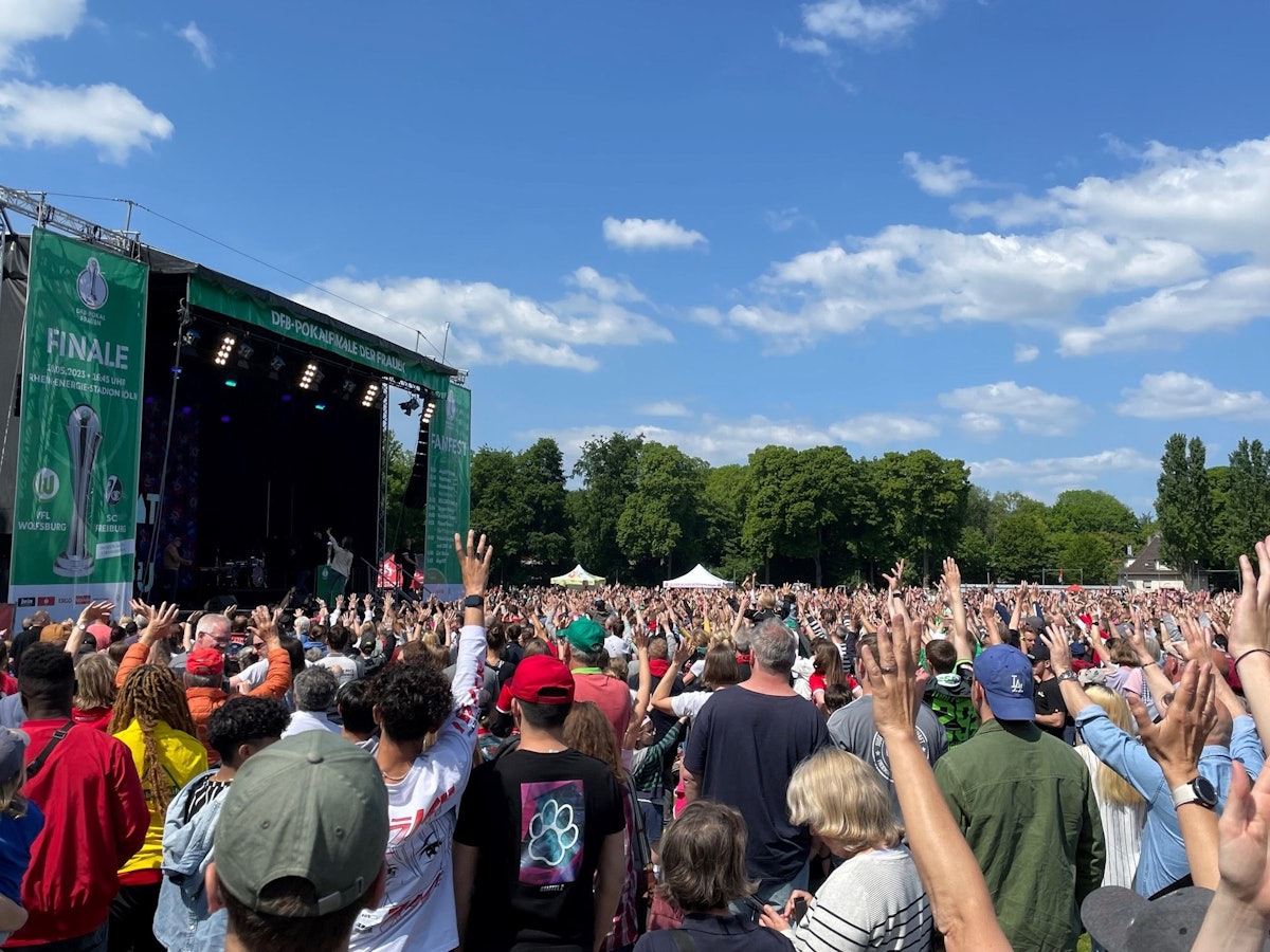Vorwiese beim Pokal-Finale.