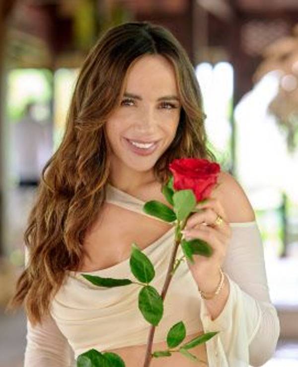 Jennifer Saro ist die Bachelorette 2023. Die Single-Mutter aus Berlin hat ihre Wurzeln in Bayern, teilte der Sender am 19.05.2023 mit. Wie gewohnt wollen in der 10. Staffel der Datingshow 20 Männer um das Herz der Single-Dame kämpfen.