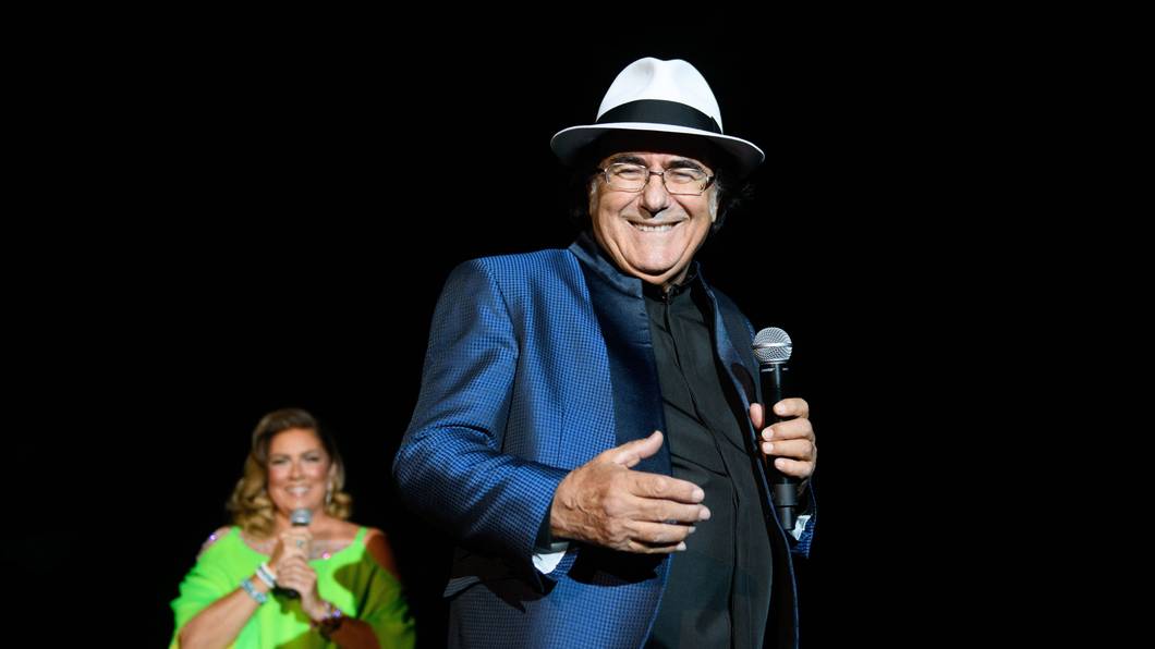 Das italienische Pop-Duo Al Bano (bürgerlich Albano Carrisi) und Romina Power tritt zum Start ihrer Abschiedstournee in der Sporthalle Hamburg auf.