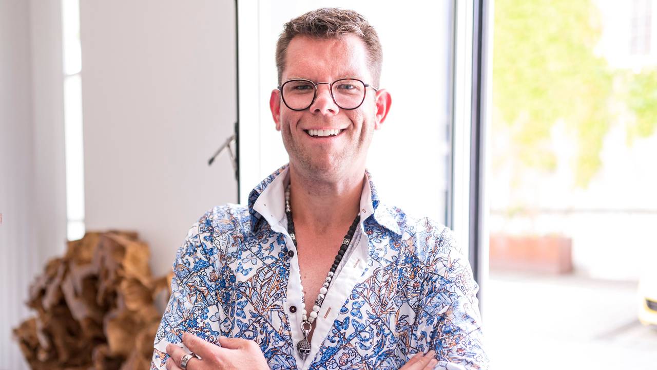25.08.2021, Köln:
Influenzer Dennis Schick im Besprechungsraum der Rechtsanwaltskanzlei Eßer und Eßer in der Kölner Altstadt.
Mittwoch 25. August 2021
Aufgenommen am: 25.08.2021
Foto: Alexander Roll (Staff)