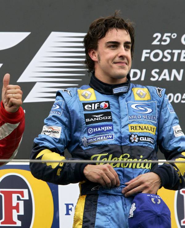 Michael Schumacher und Fernando Alonso nach dem Großen Preis von San Marino 2005.