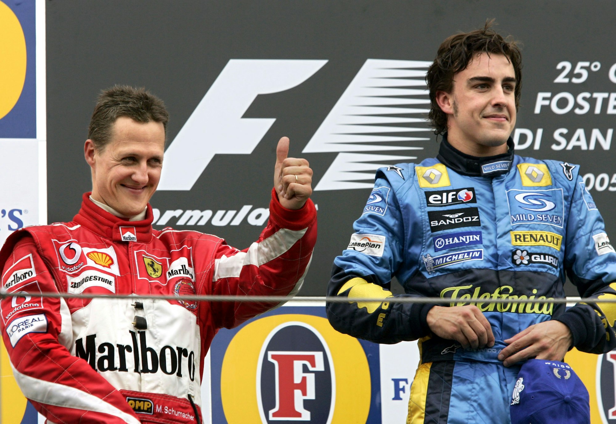 Michael Schumacher und Fernando Alonso nach dem Großen Preis von San Marino 2005.
