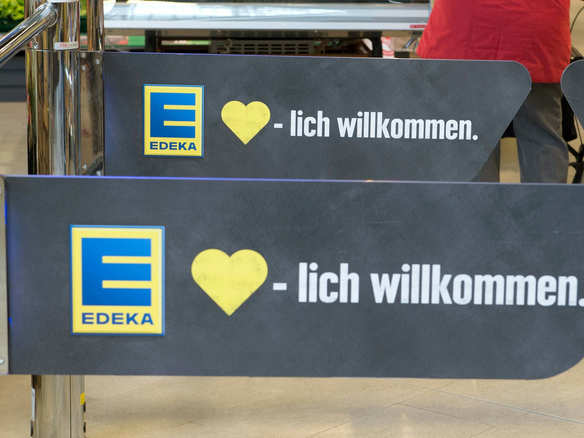 Eingangsbereich von Edeka.