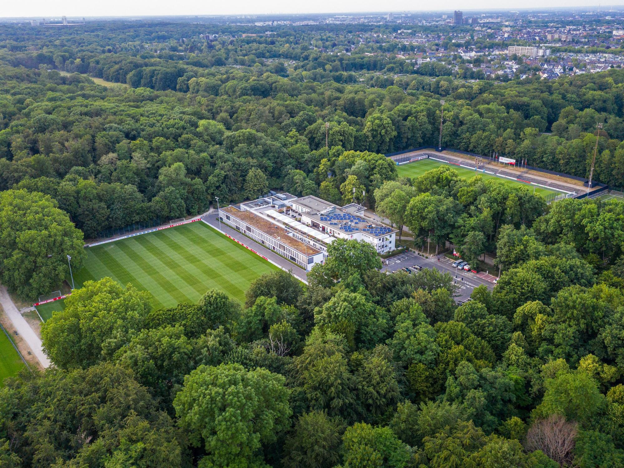 Das Geißbockheim des 1.FC Köln von oben.