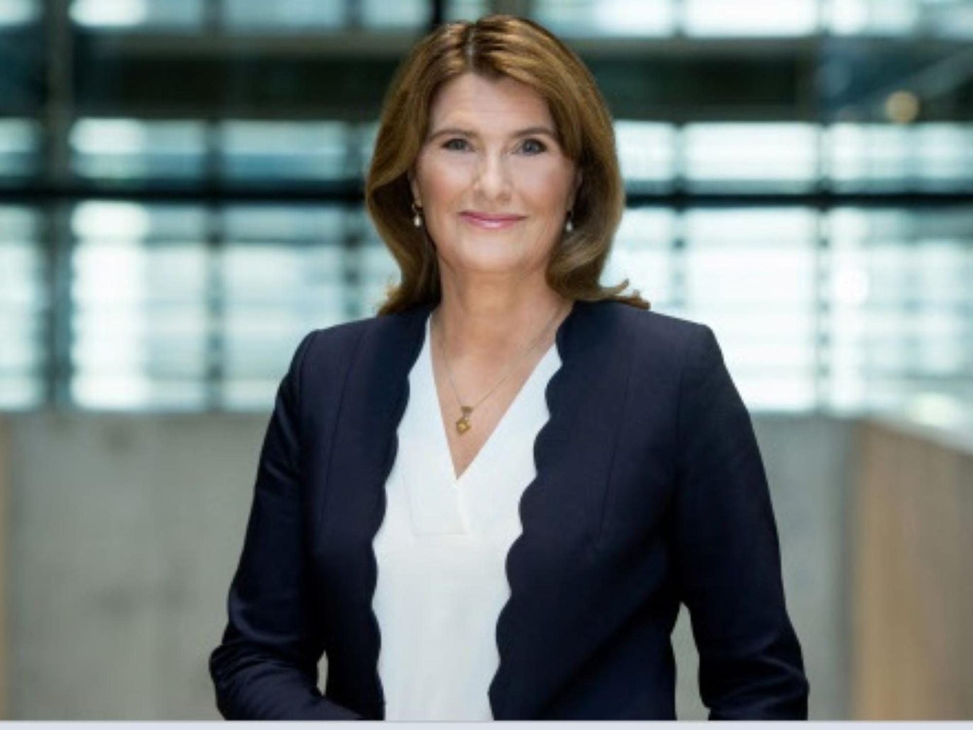 Tina Hassel