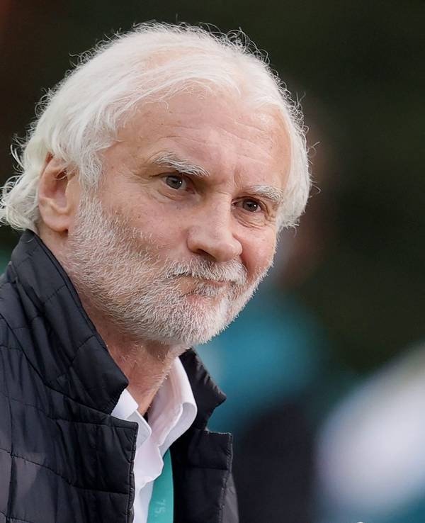 Rudi Völler mit skeptischem Gesichtsausdruck.