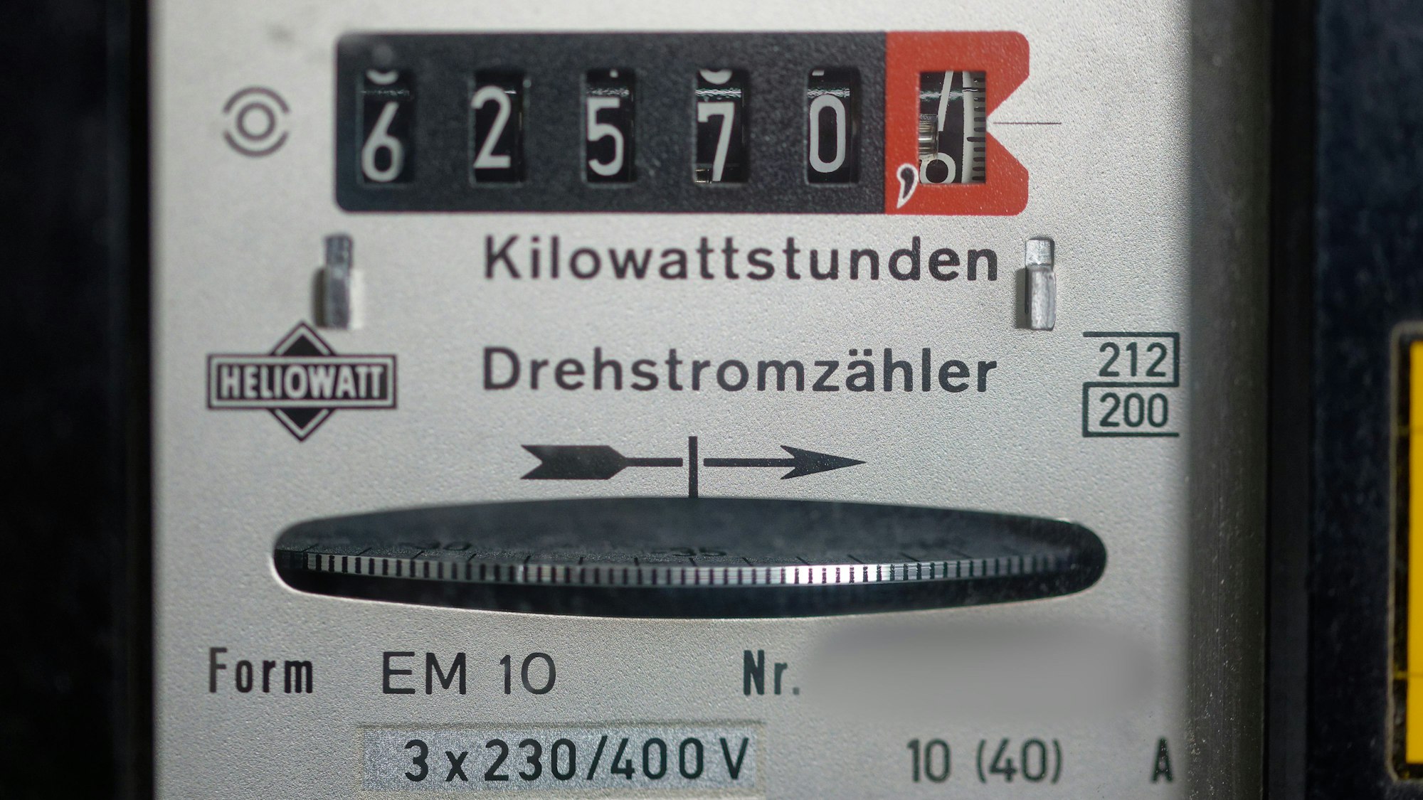 Ein Stromzähler zeigt den Stromverbrauch.