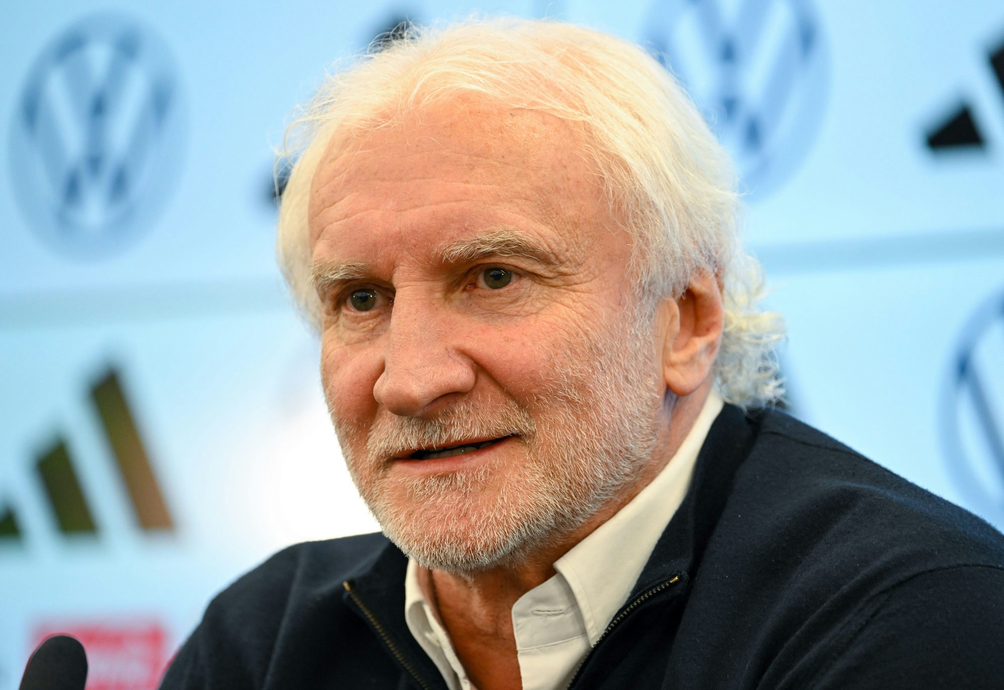 DFB-Sportdirektor Rudi Völler spricht auf einer Pressekonferenz des Deutschen Fußball-Bundes (DFB) im DFB-Campus.