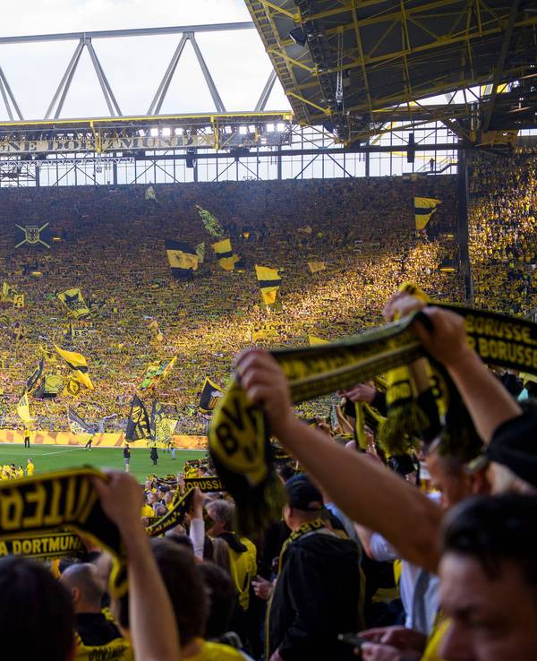 Die Fans von Borussia Dortmund im ausverkauften Signal Iduna Park.