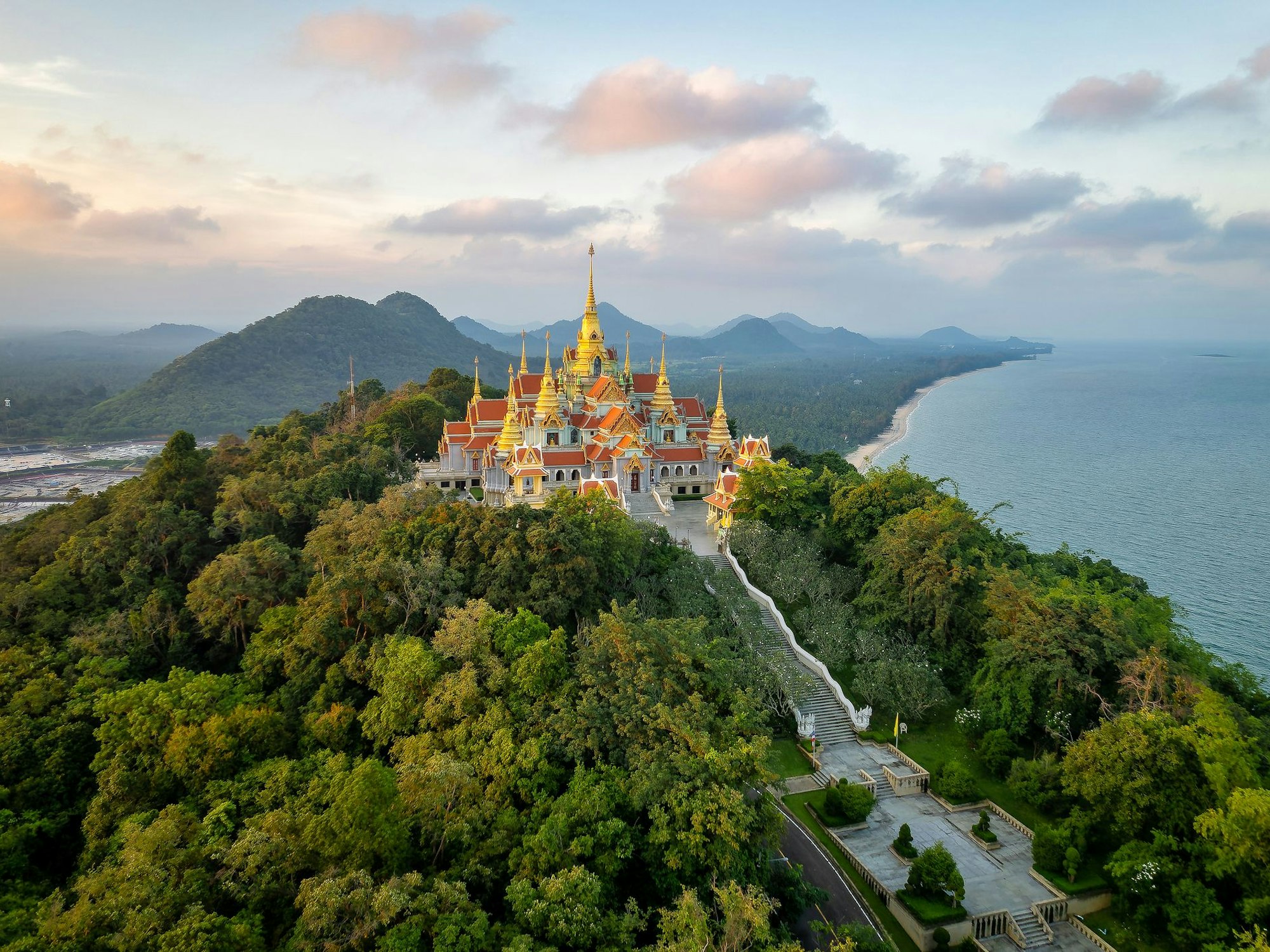 Der Wat Tang Sai Tempel in Thailand.