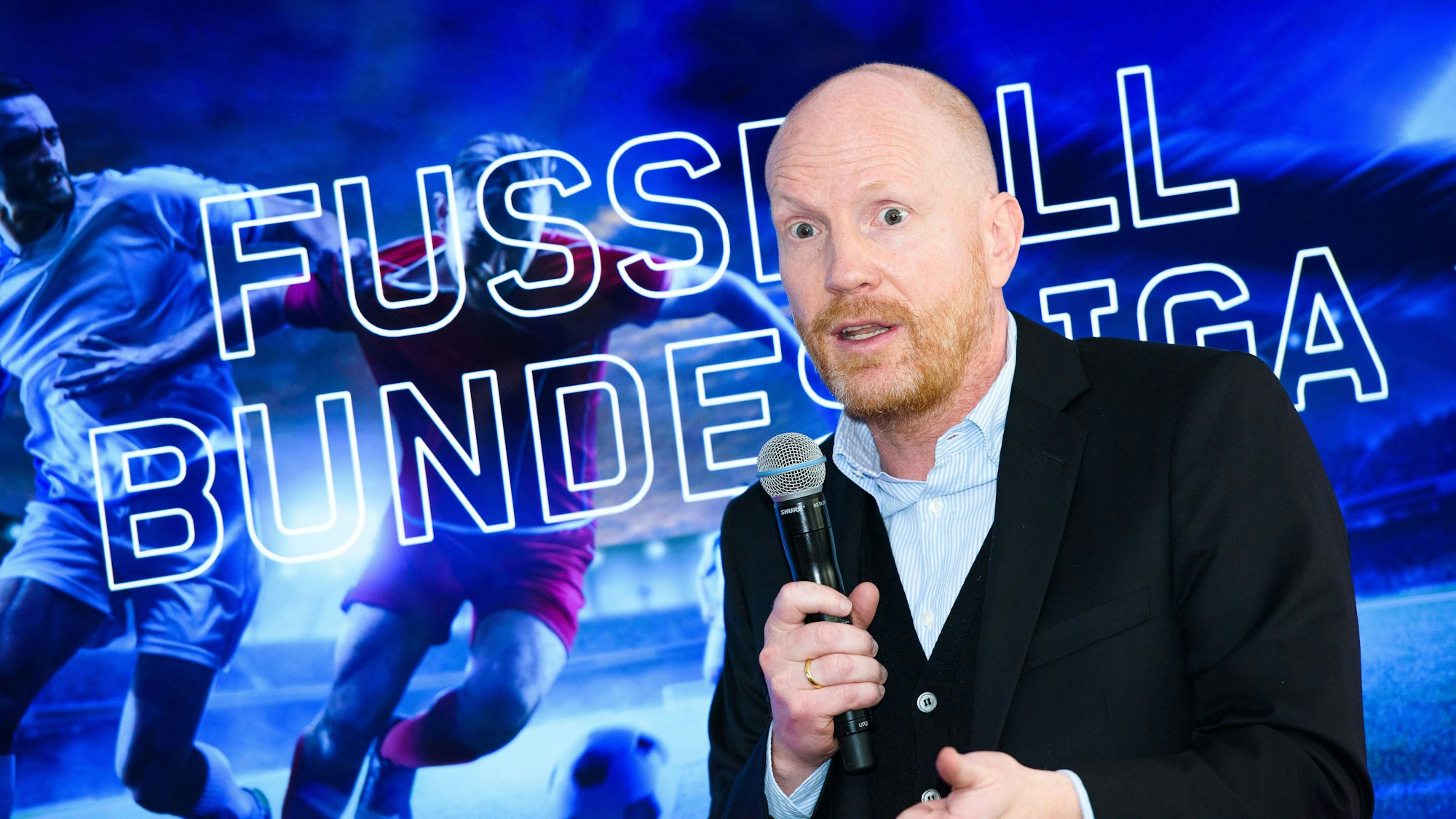 Matthias Sammer spricht bei einer Präsentation des Sportsenders Eurosport in München.
